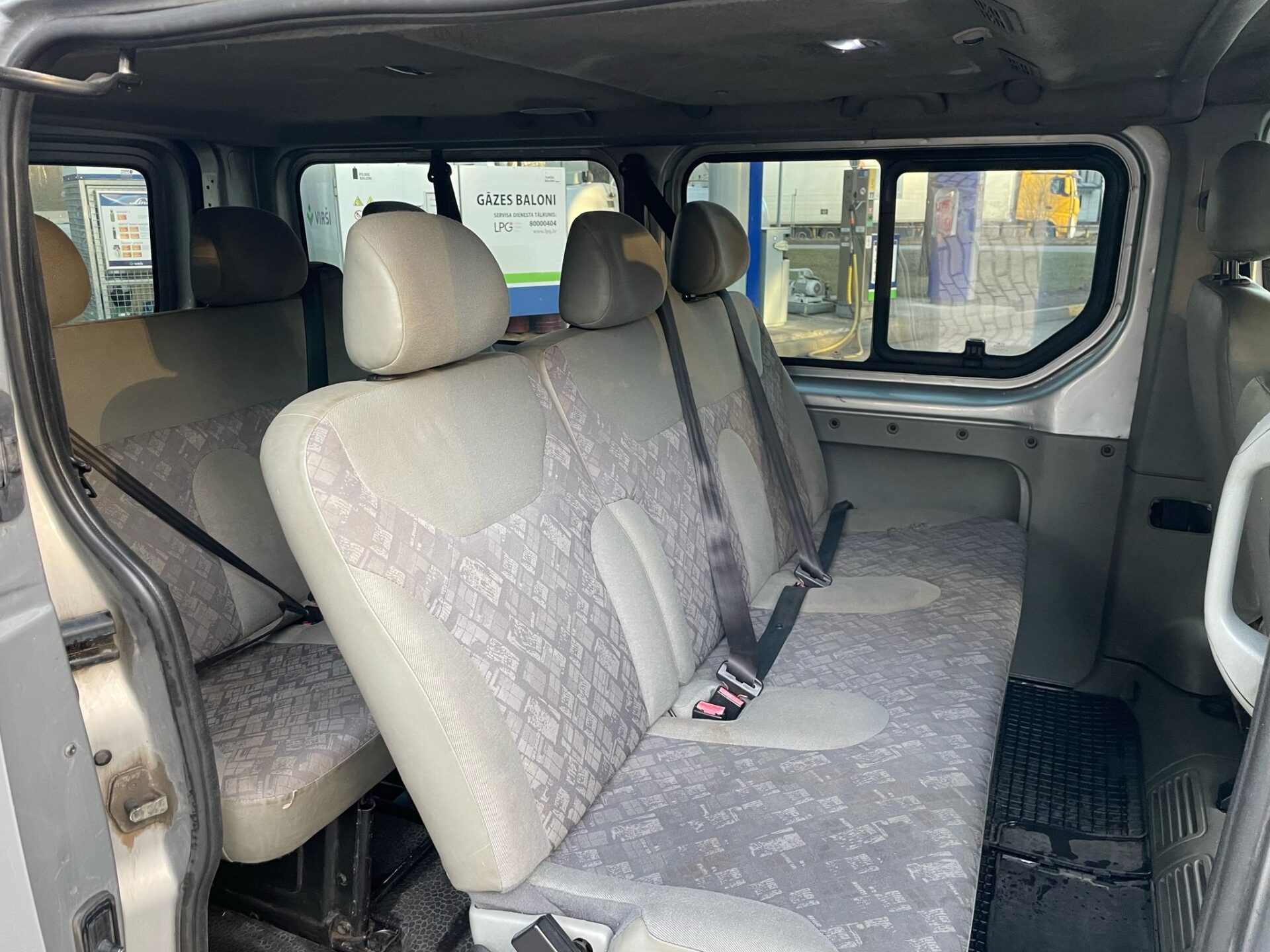 OPEL VIVARO 8-VIETAS