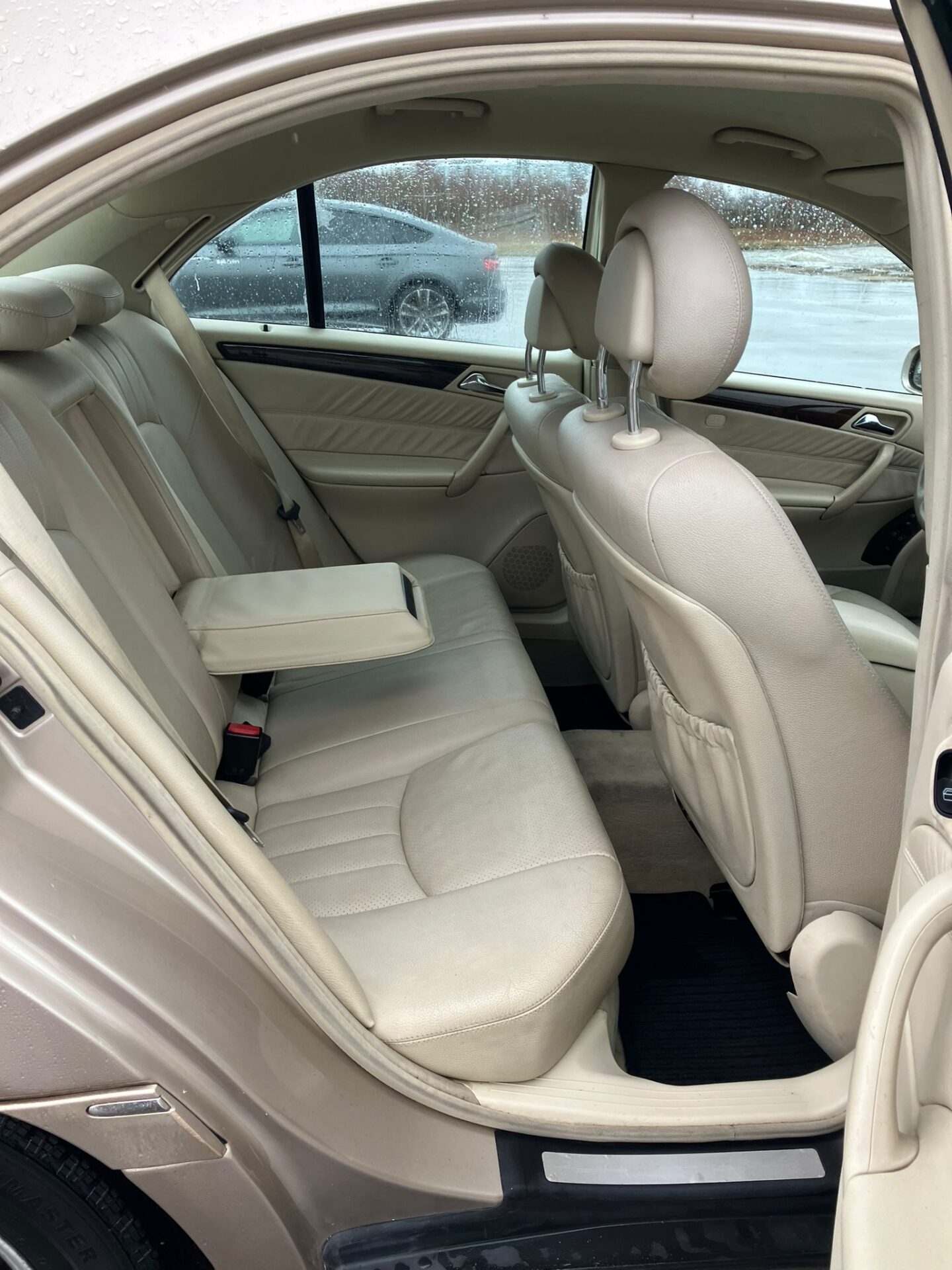 Mercedes Benz C180