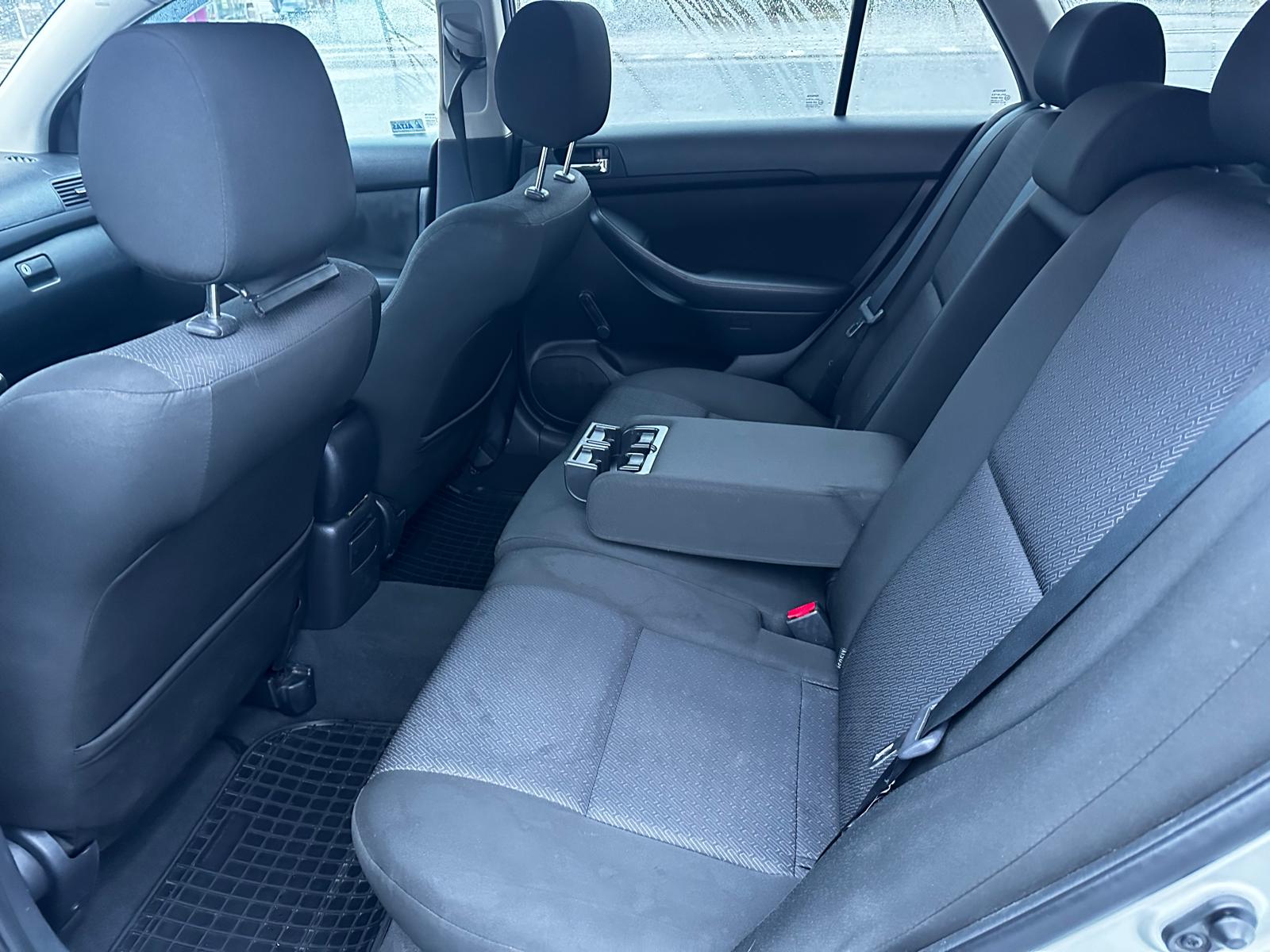 TOYOTA AVENSIS