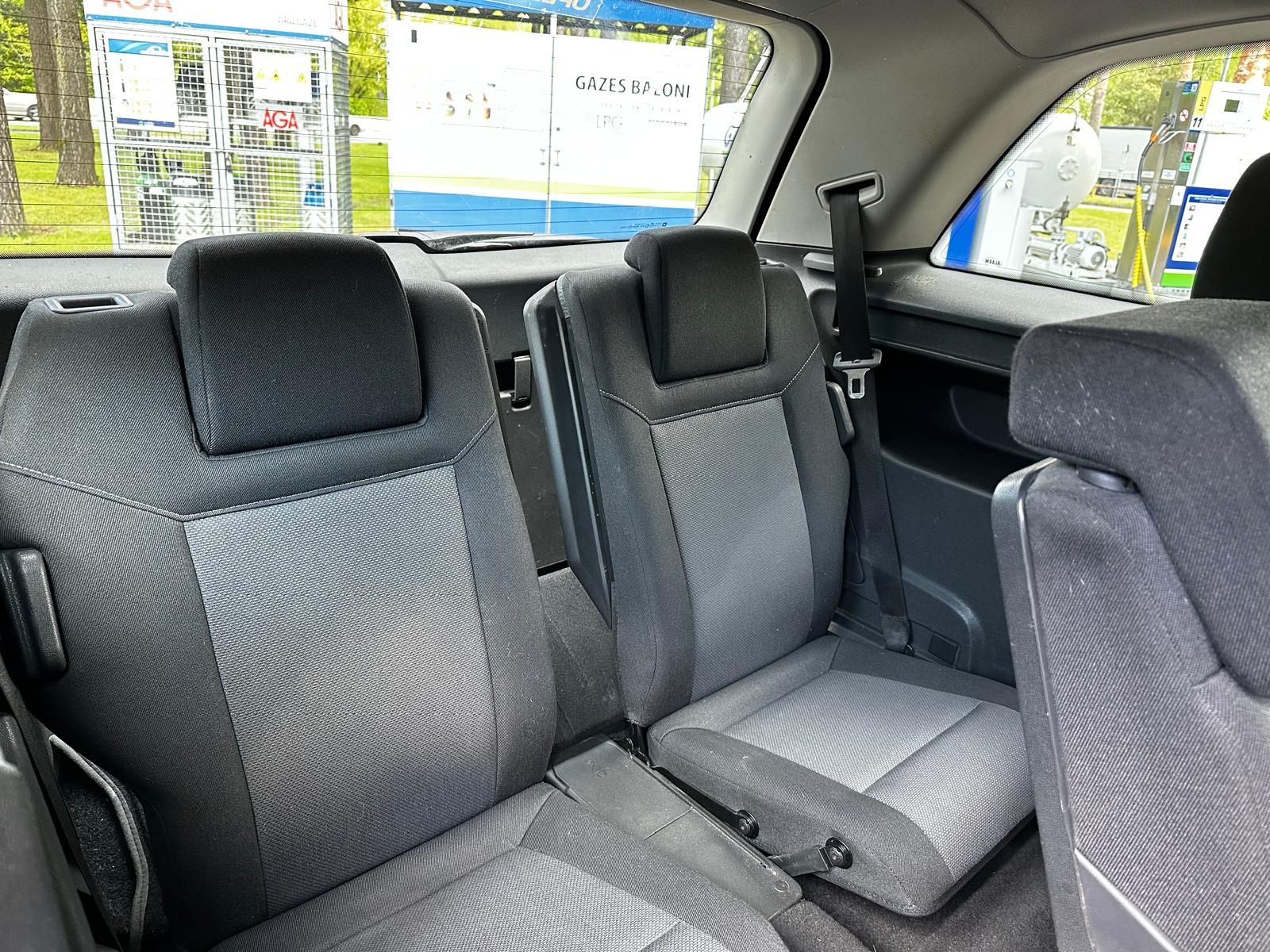 OPEL ZAFIRA 7-VIETAS