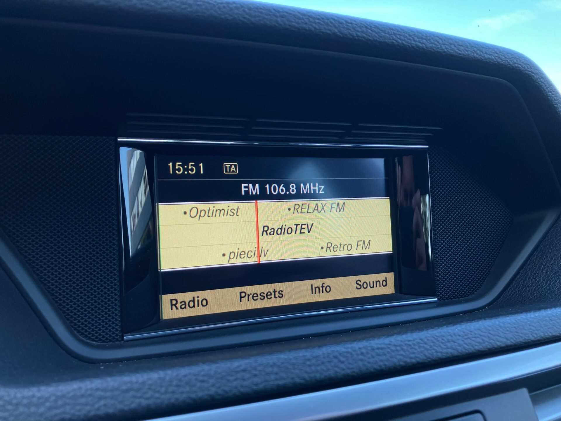 Mercedes E220