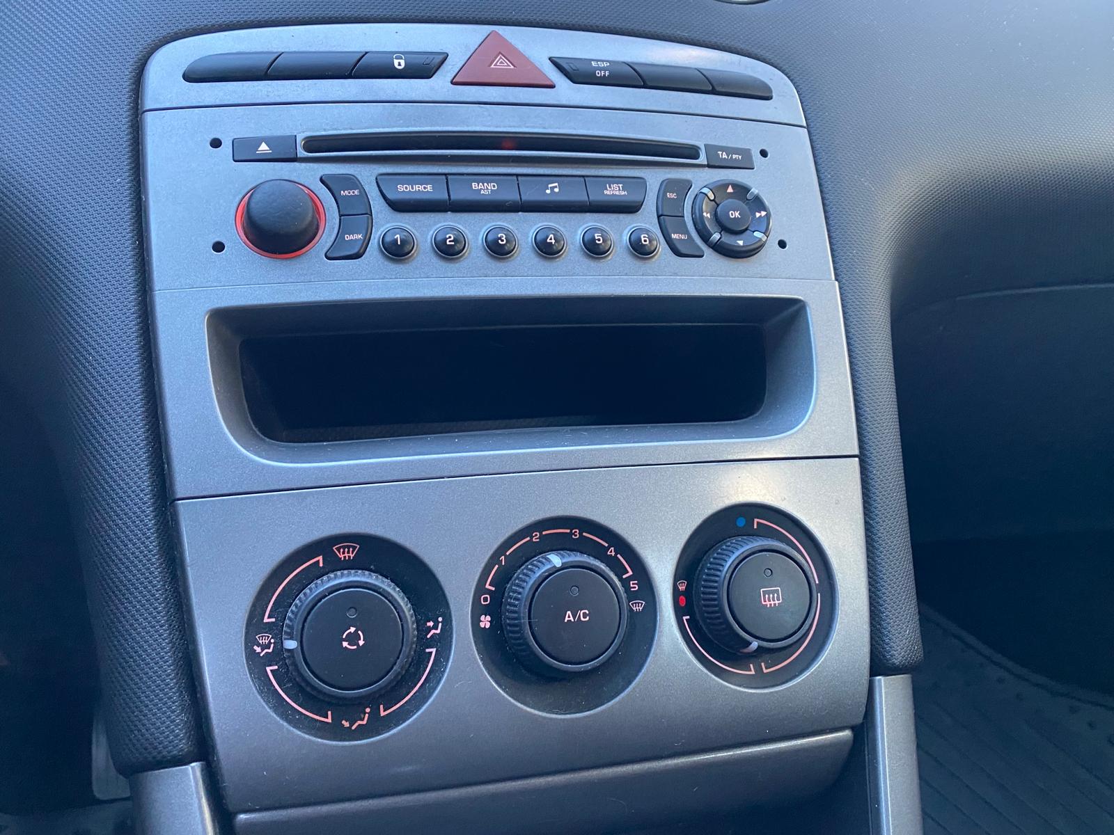 PEUGEOT 308