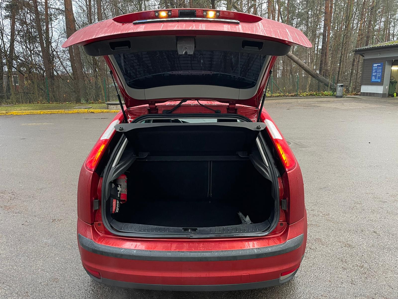 FORD FOCUS
