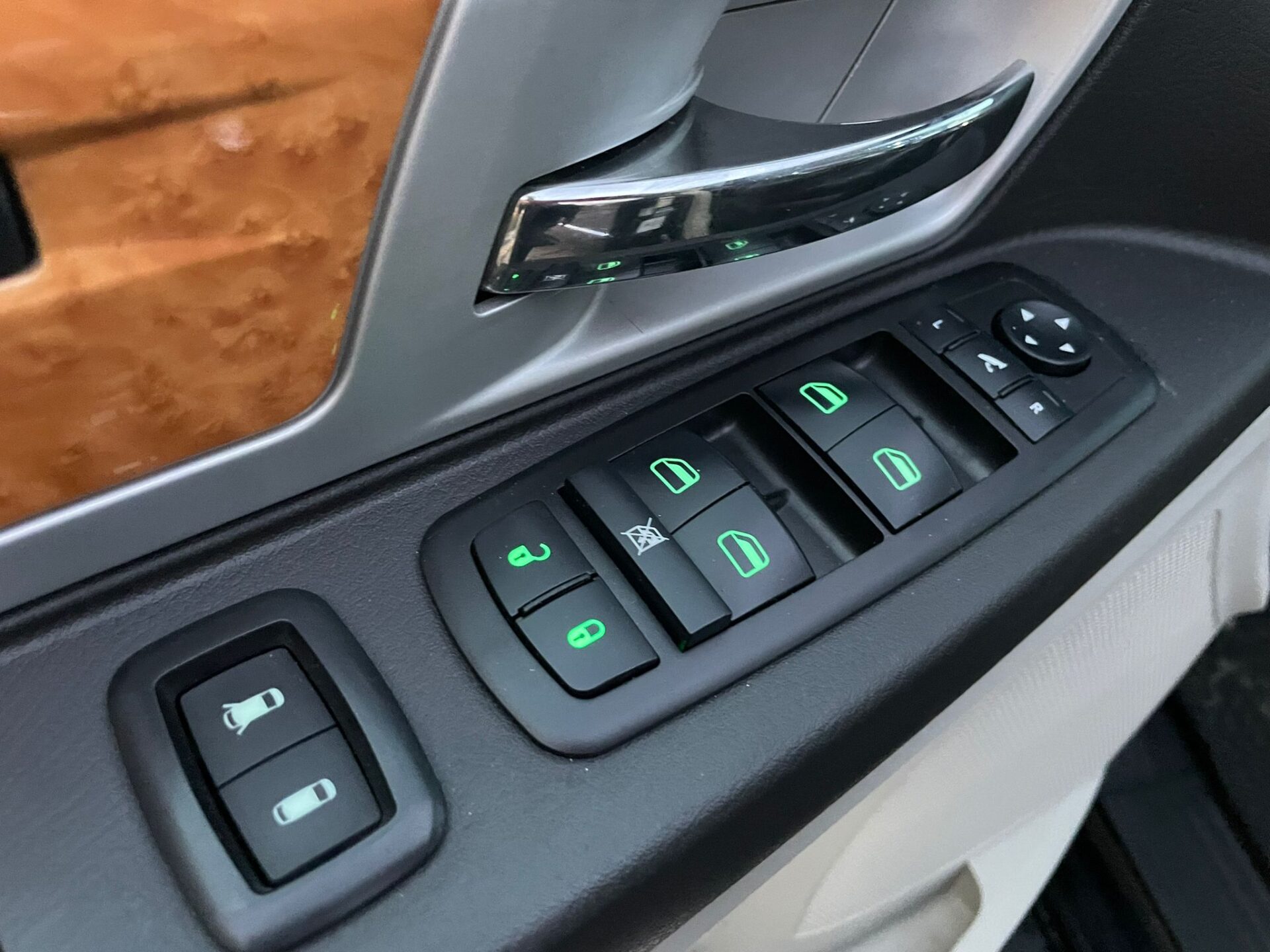 Chrysler Grand Voyager stowngo 7-VIETAS