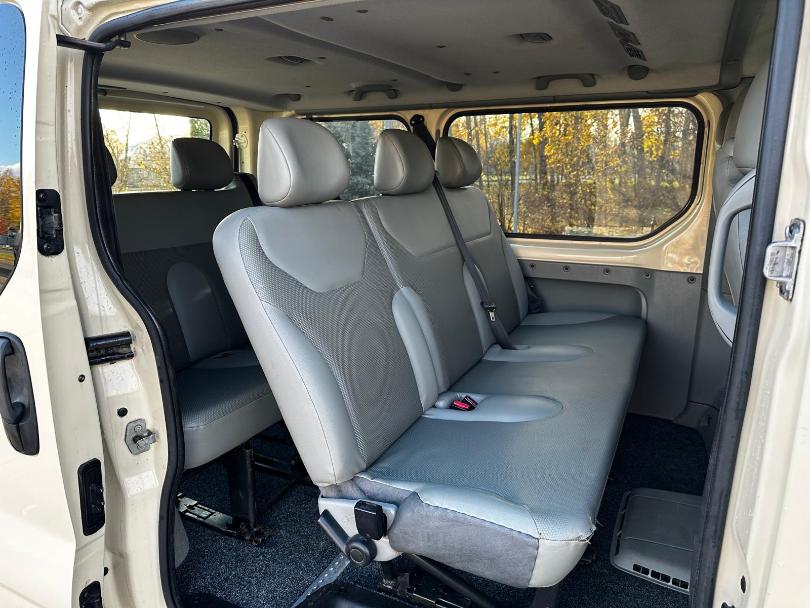 OPEL VIVARO 9-VIETAS
