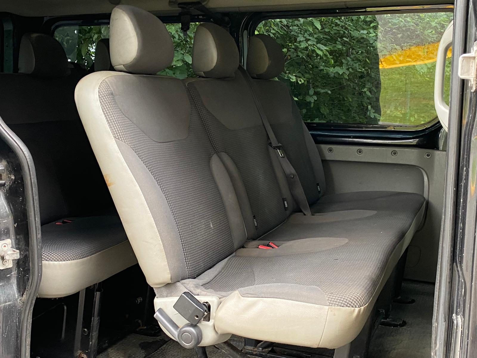 Opel Vivaro 9 vietas