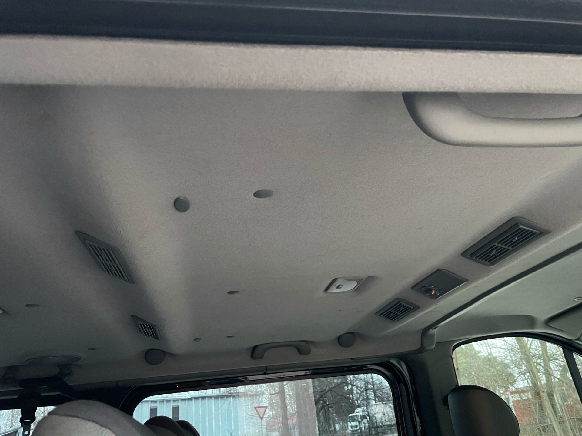 Opel Vivaro 9 мест