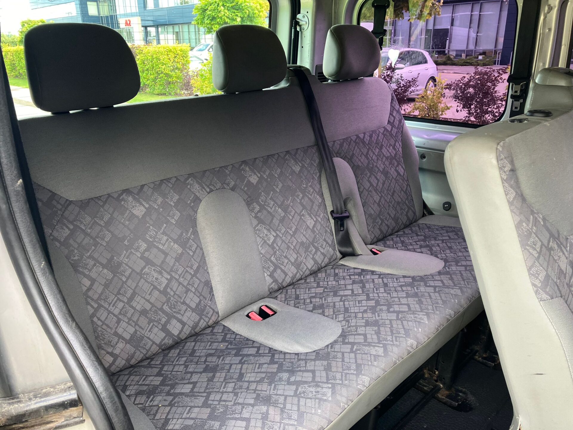 Opel Vivaro 9-vietas