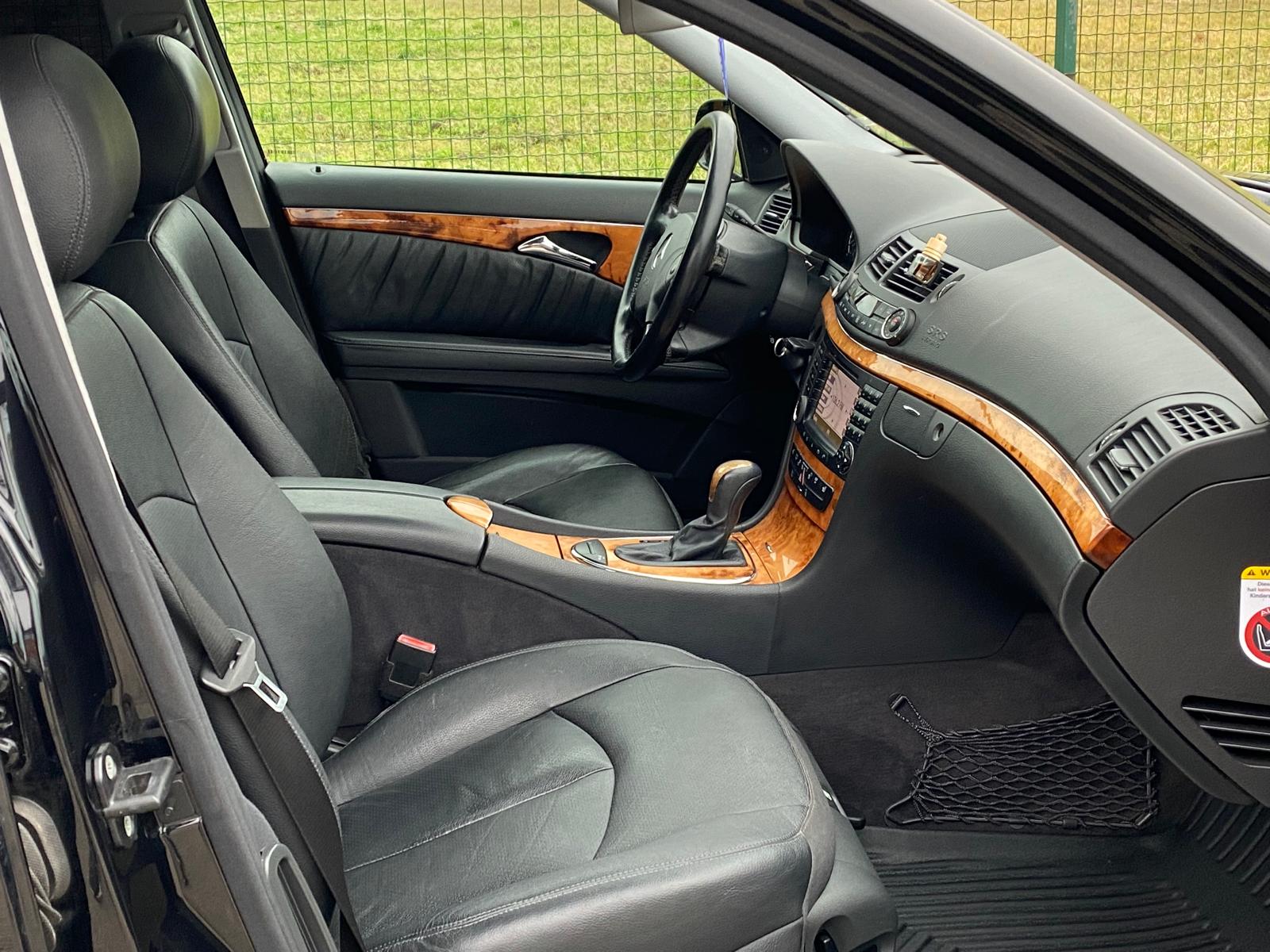 Mercedes Benz E320 Elegance