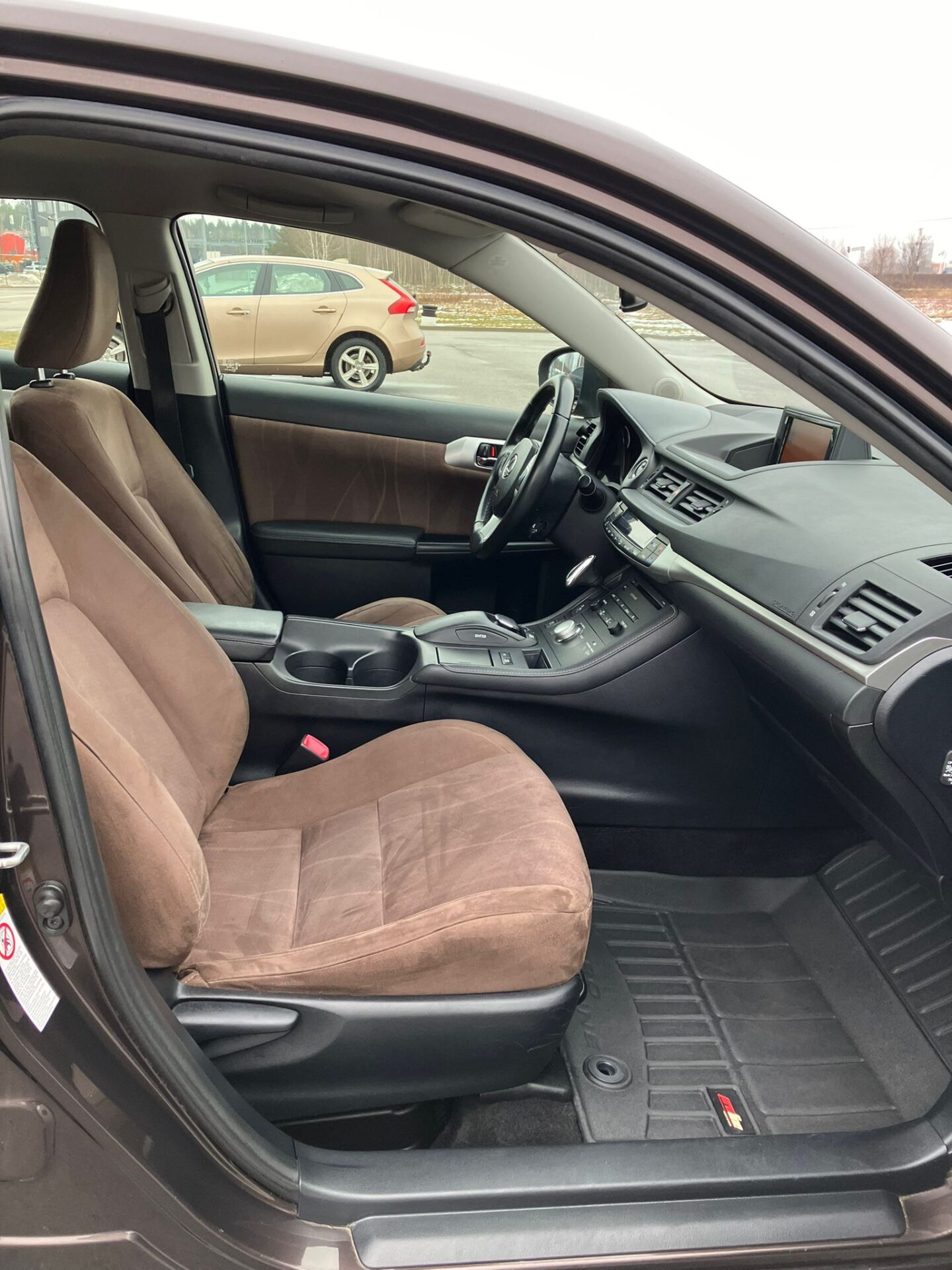 Lexus CT200H hybrid