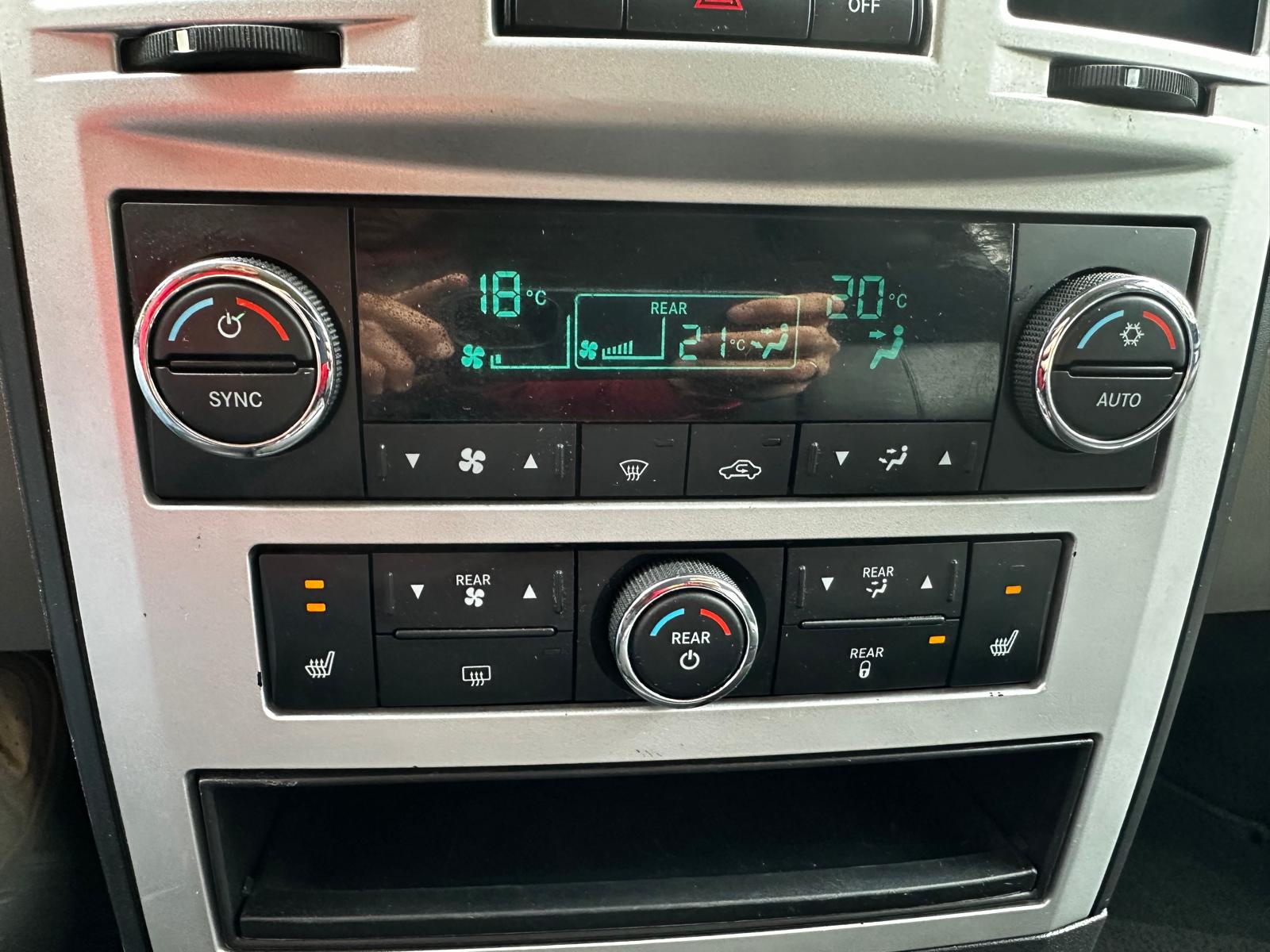 CHRYSLER GRAND VOYAGER STOW N GO 7 VIETAS