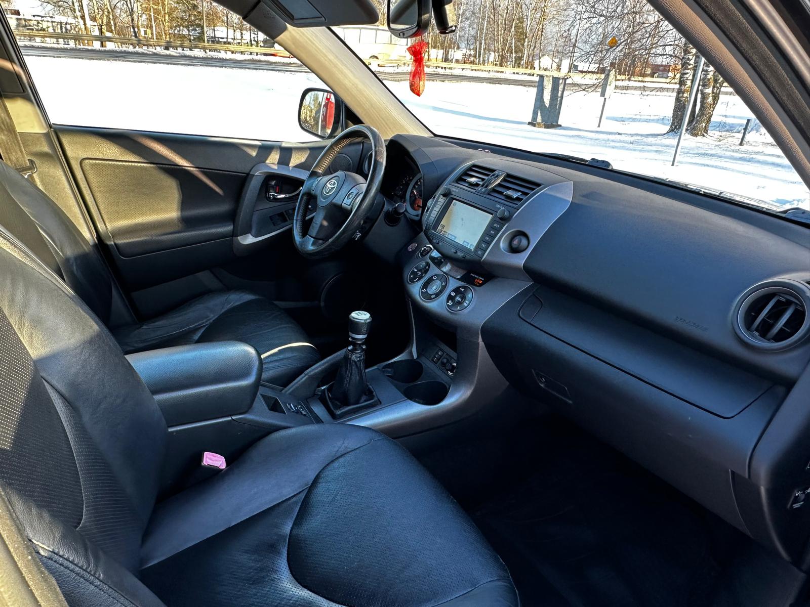 TOYOTA RAV4 4×4