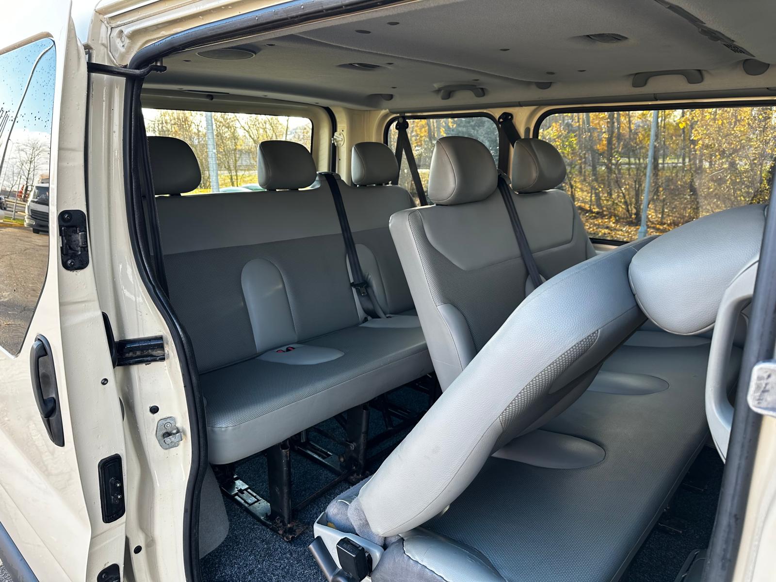 OPEL VIVARO 9-VIETAS