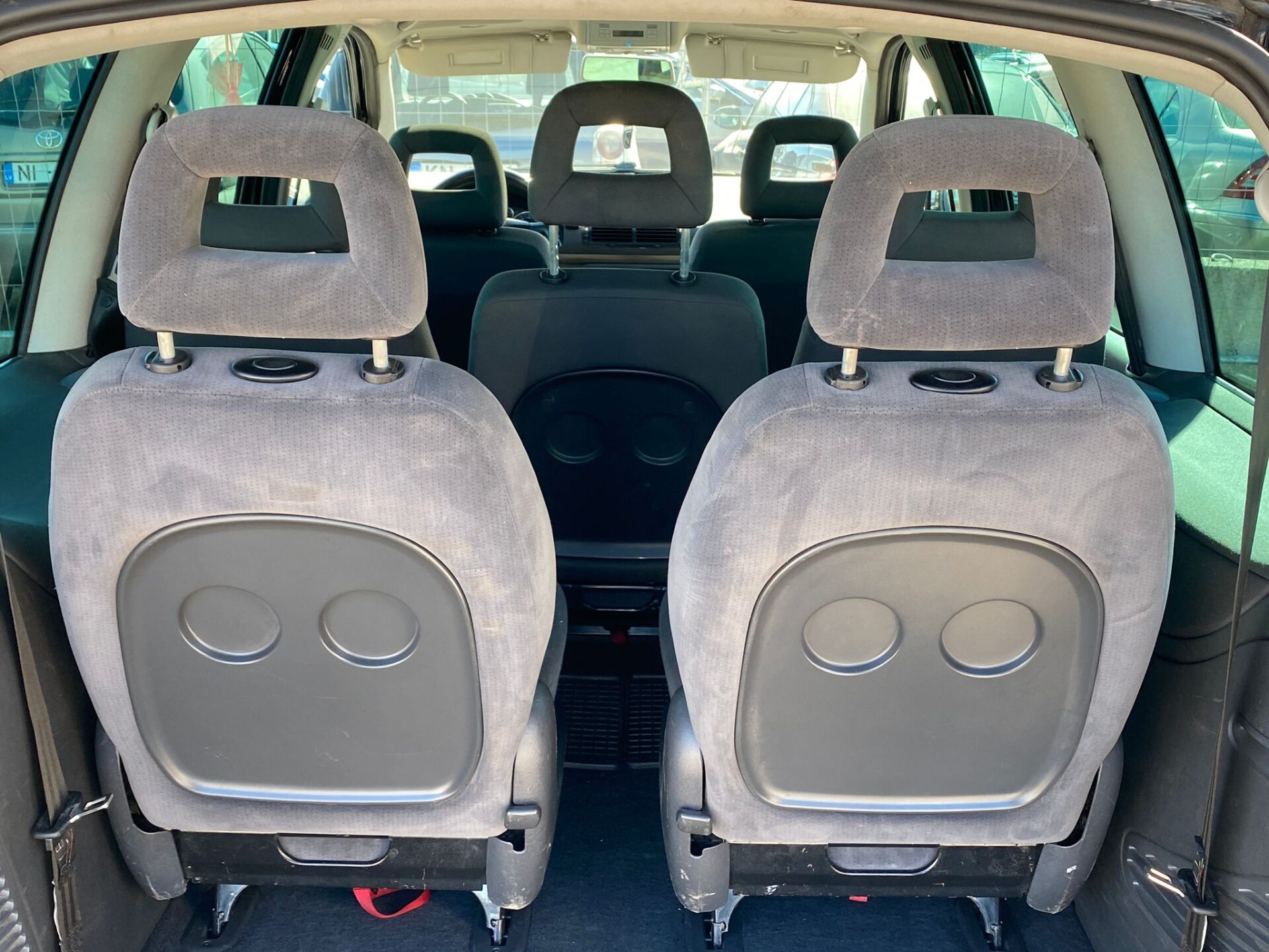 VW Sharan 7-Vietas
