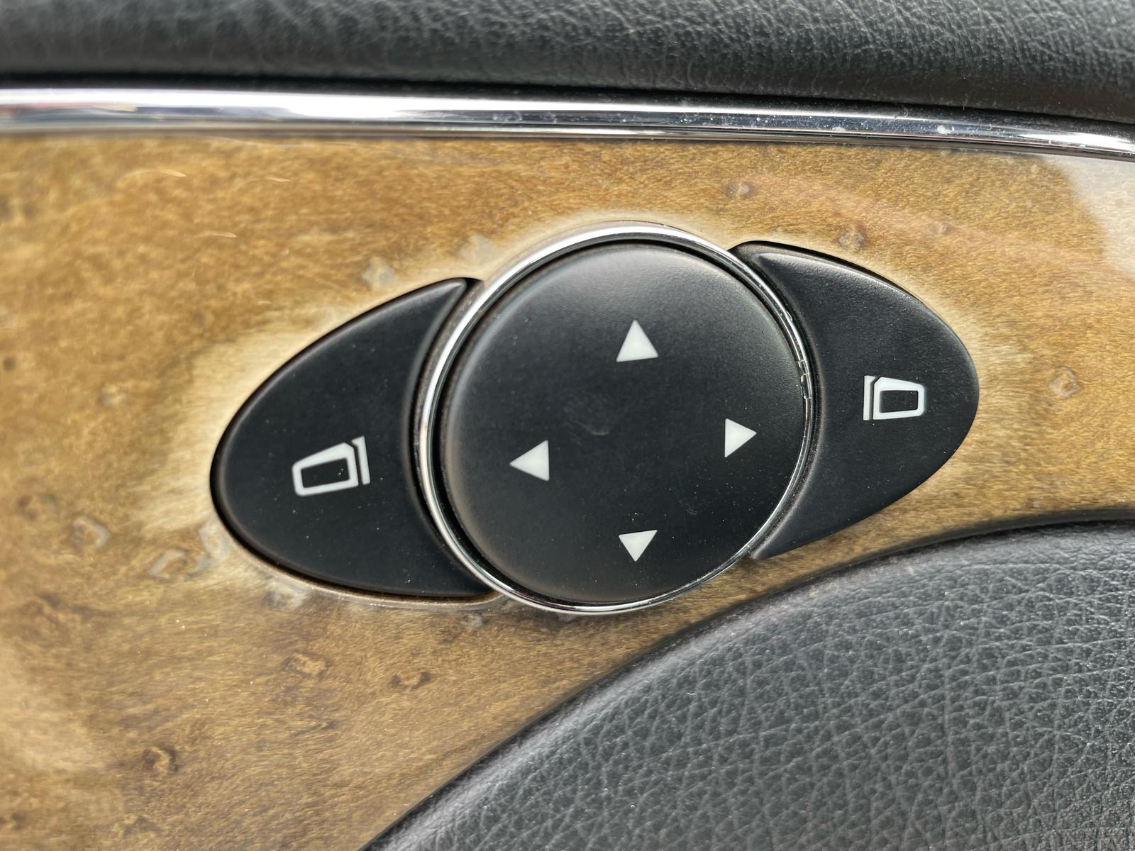 Mercedes Benz E320 AVANTGARDE