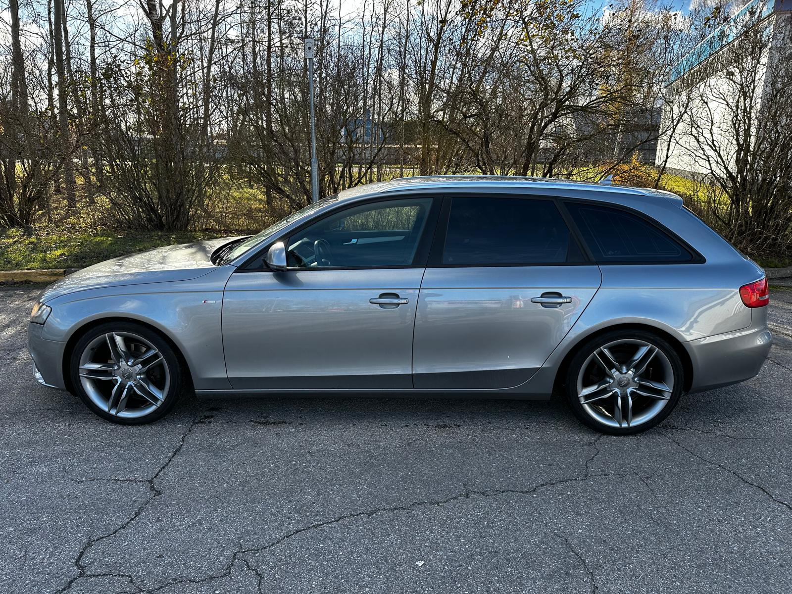 AUDI A4 SLINE