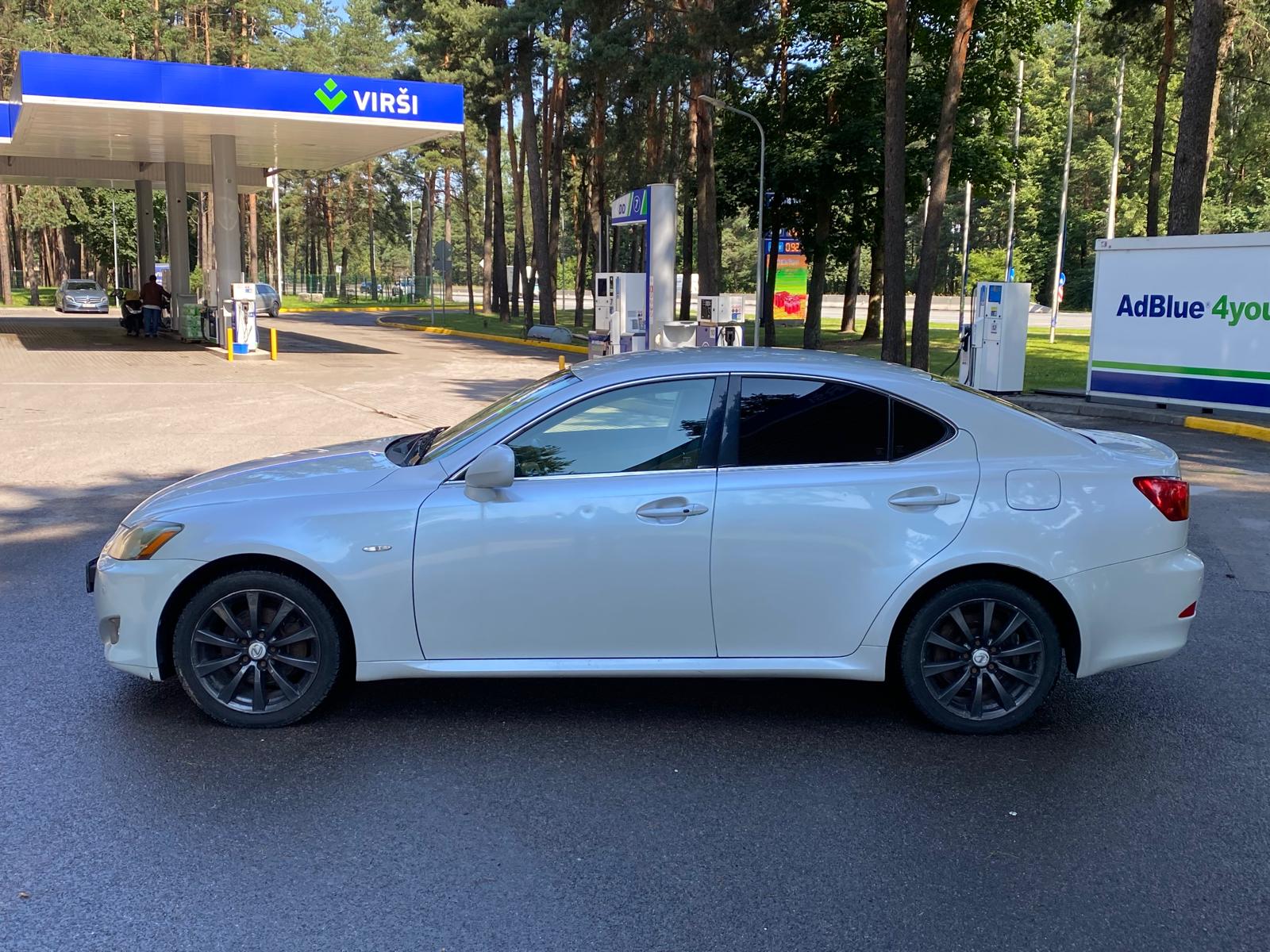 LEXUS IS 220