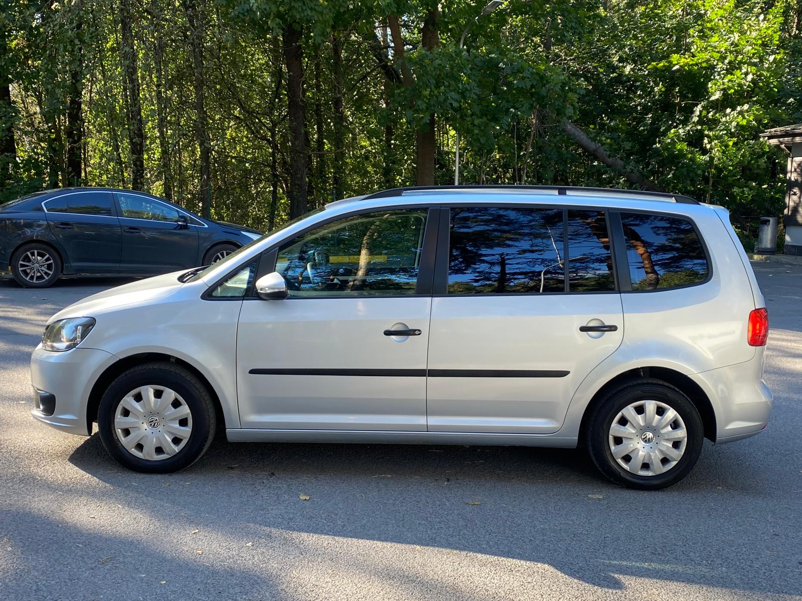 VW Touran 7-Vietīgs