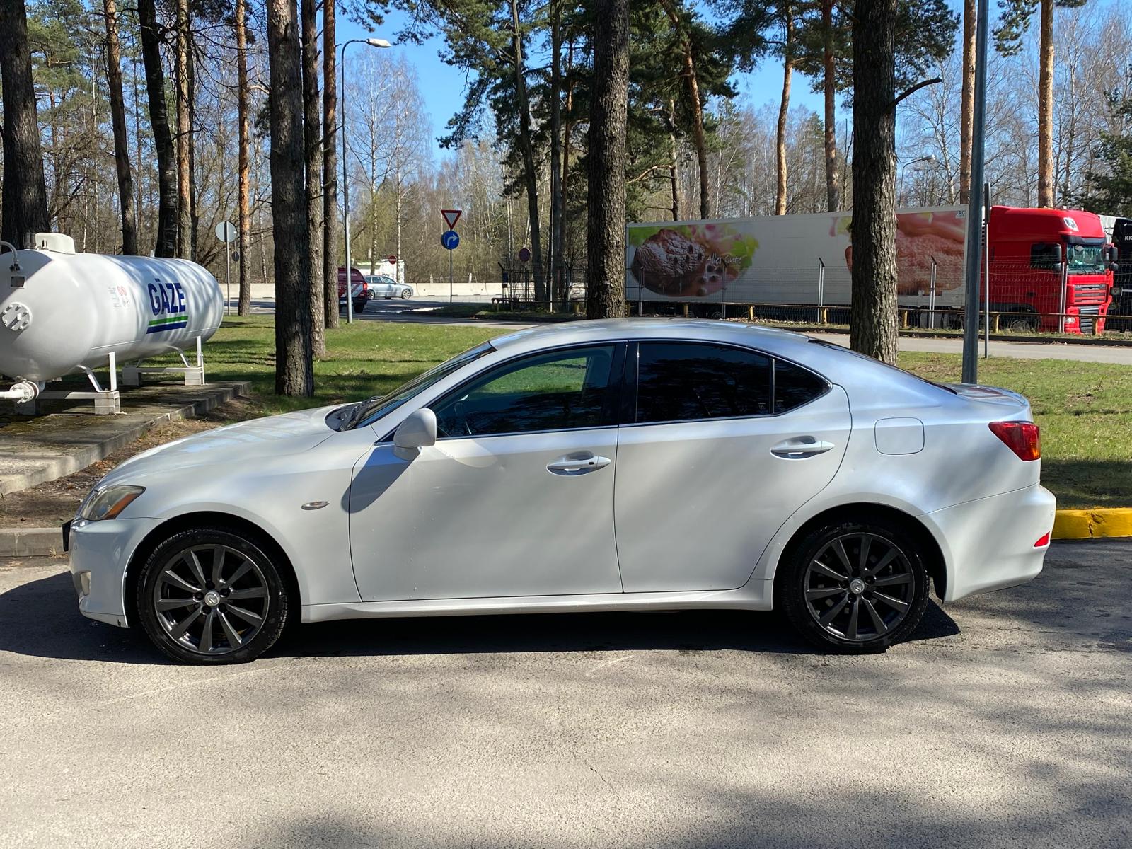 LEXUS IS 220
