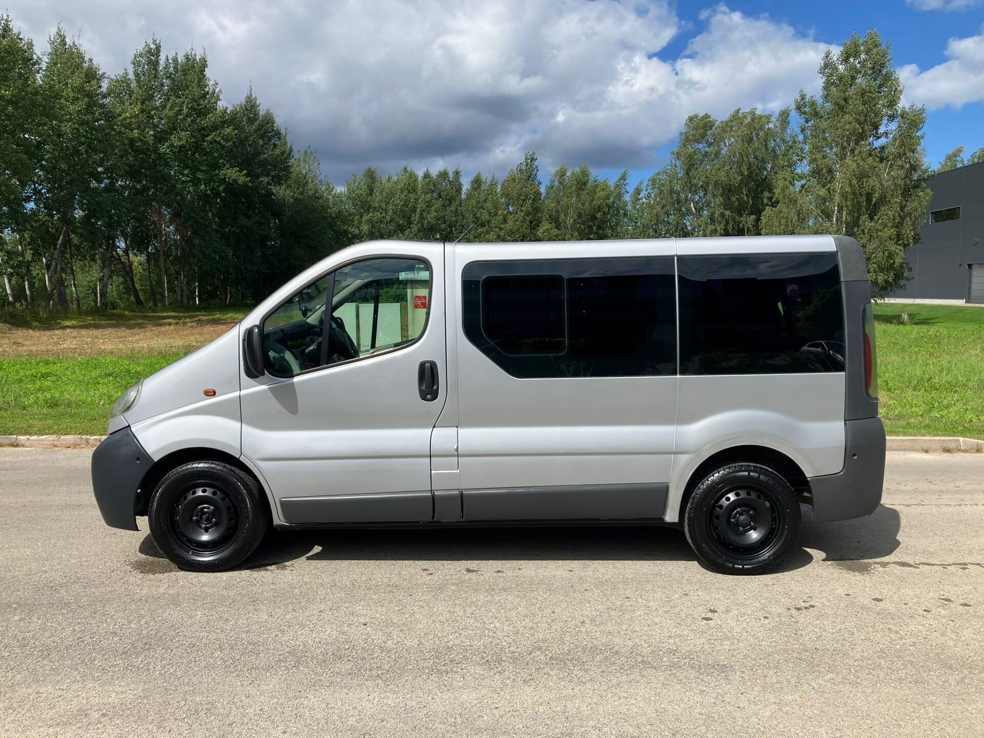 Opel Vivaro 9-vietas
