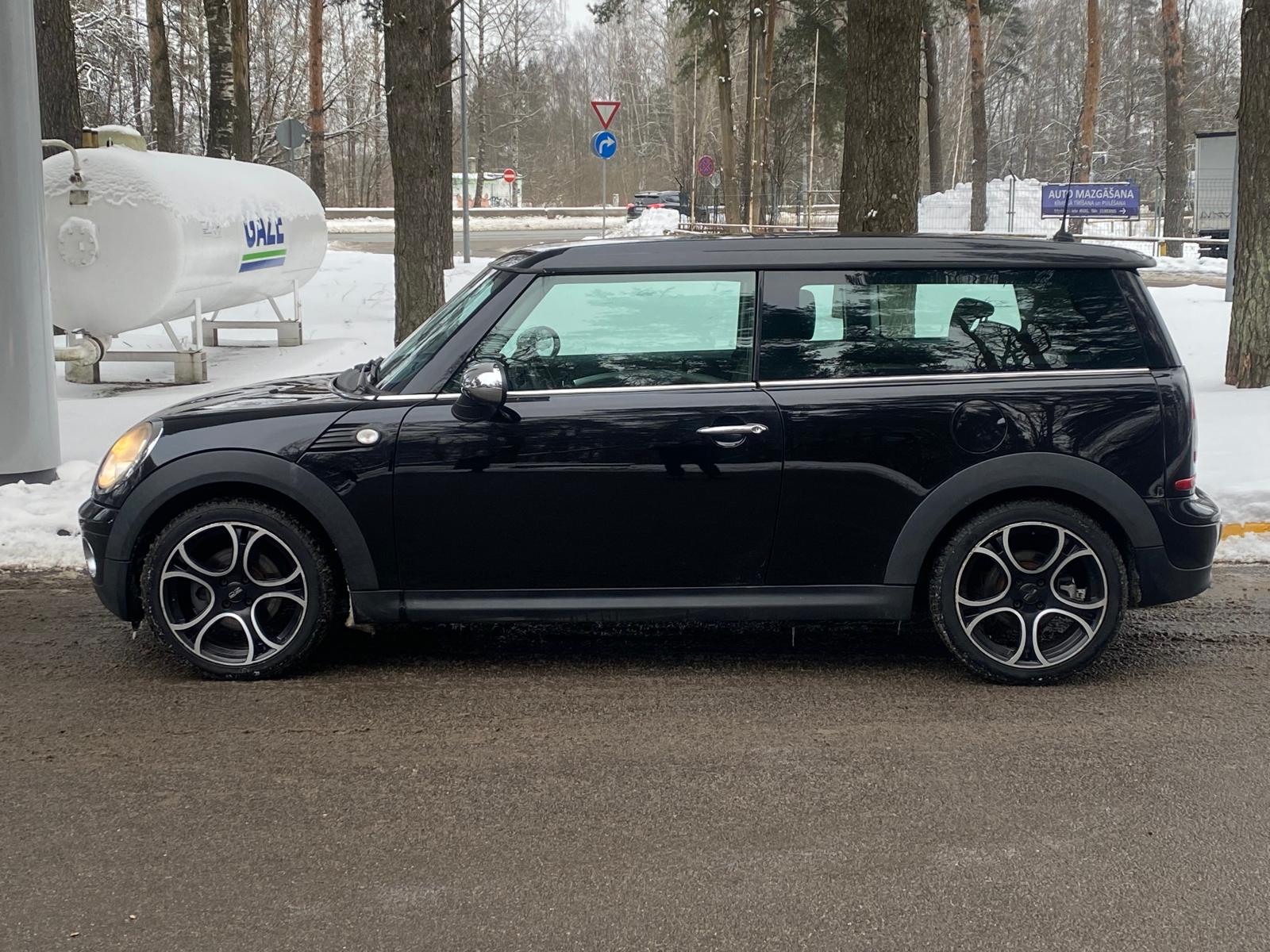 MINI COOPER CLUBMAN