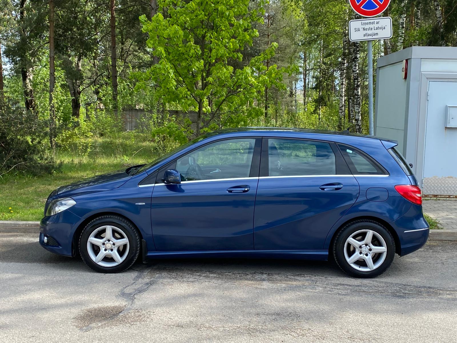 MERCEDES BENZ B180 BLUE EFFICIENCY