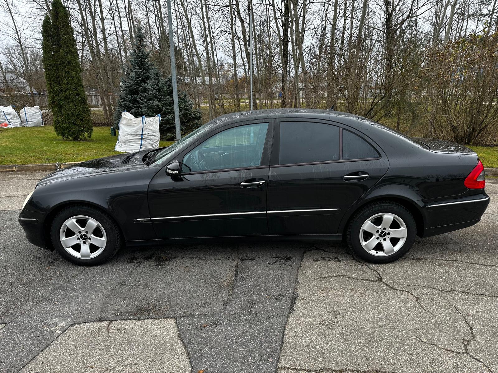 Mercedes Benz E220