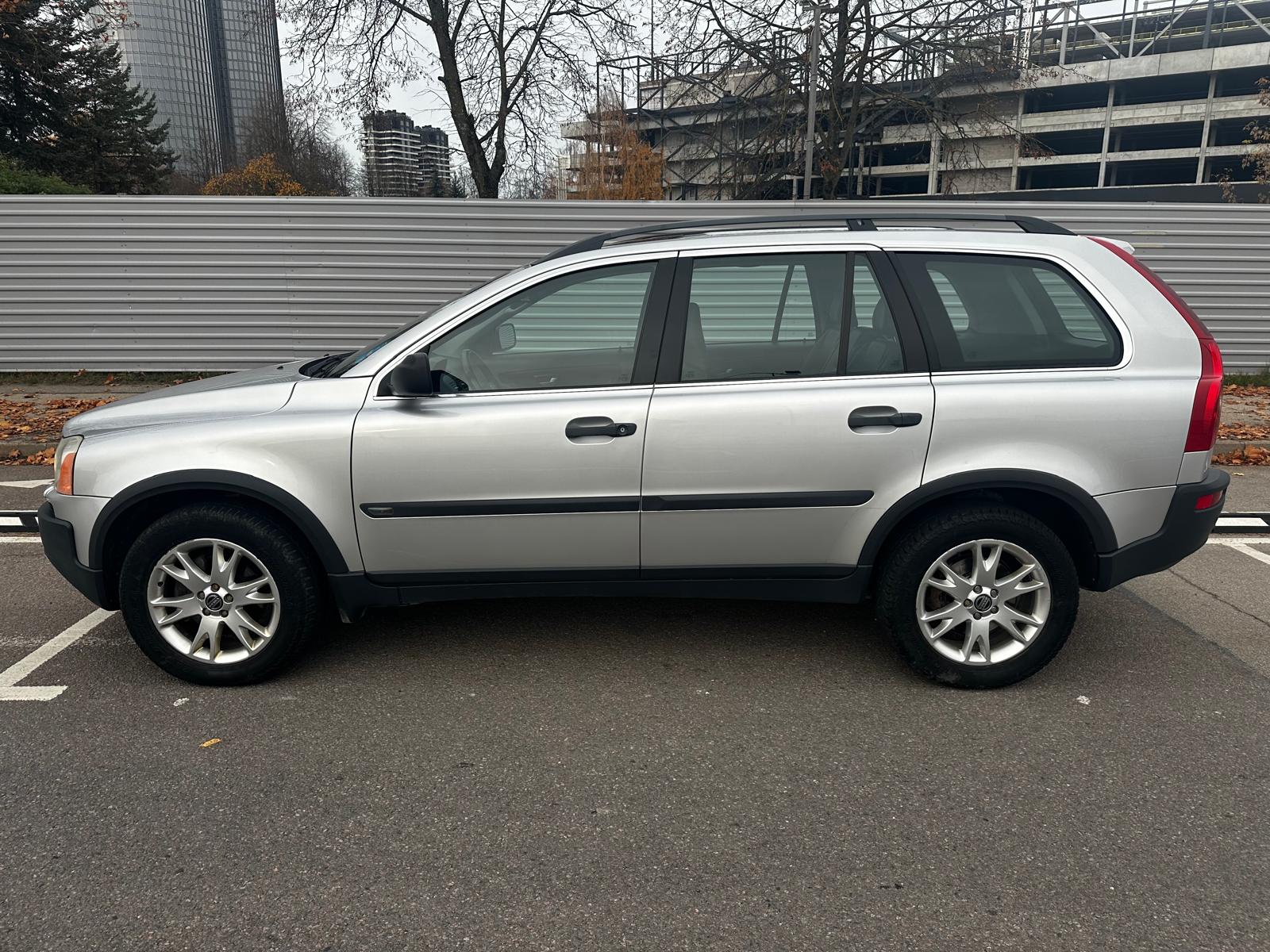 VOLVO XC90