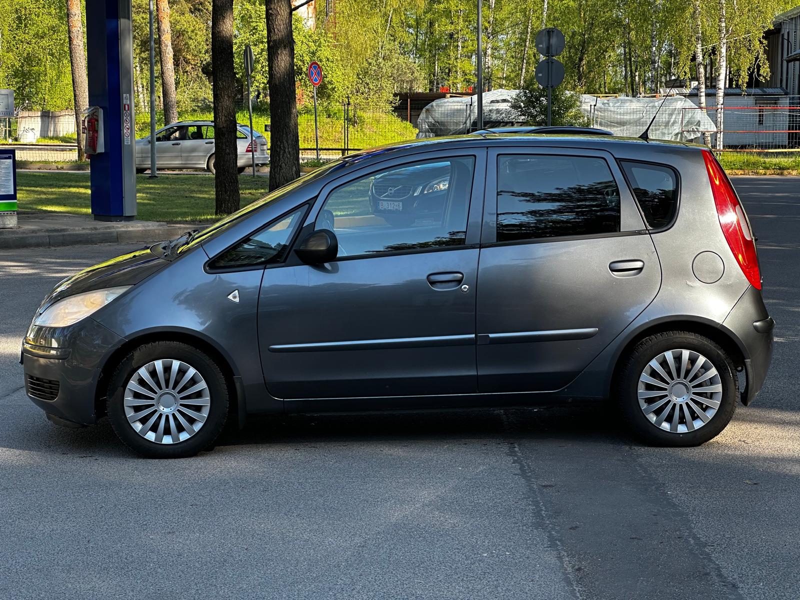 MITSUBISHI COLT