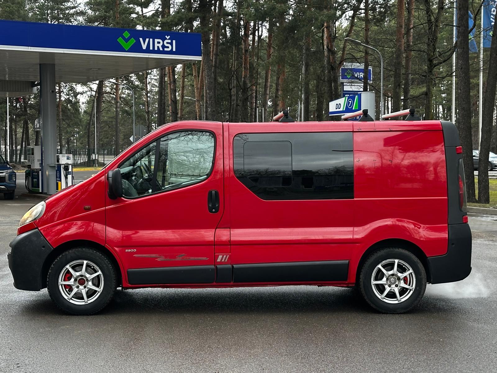 Opel Vivaro 5 seats