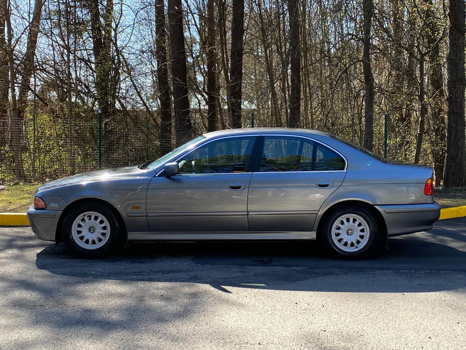 BMW 525