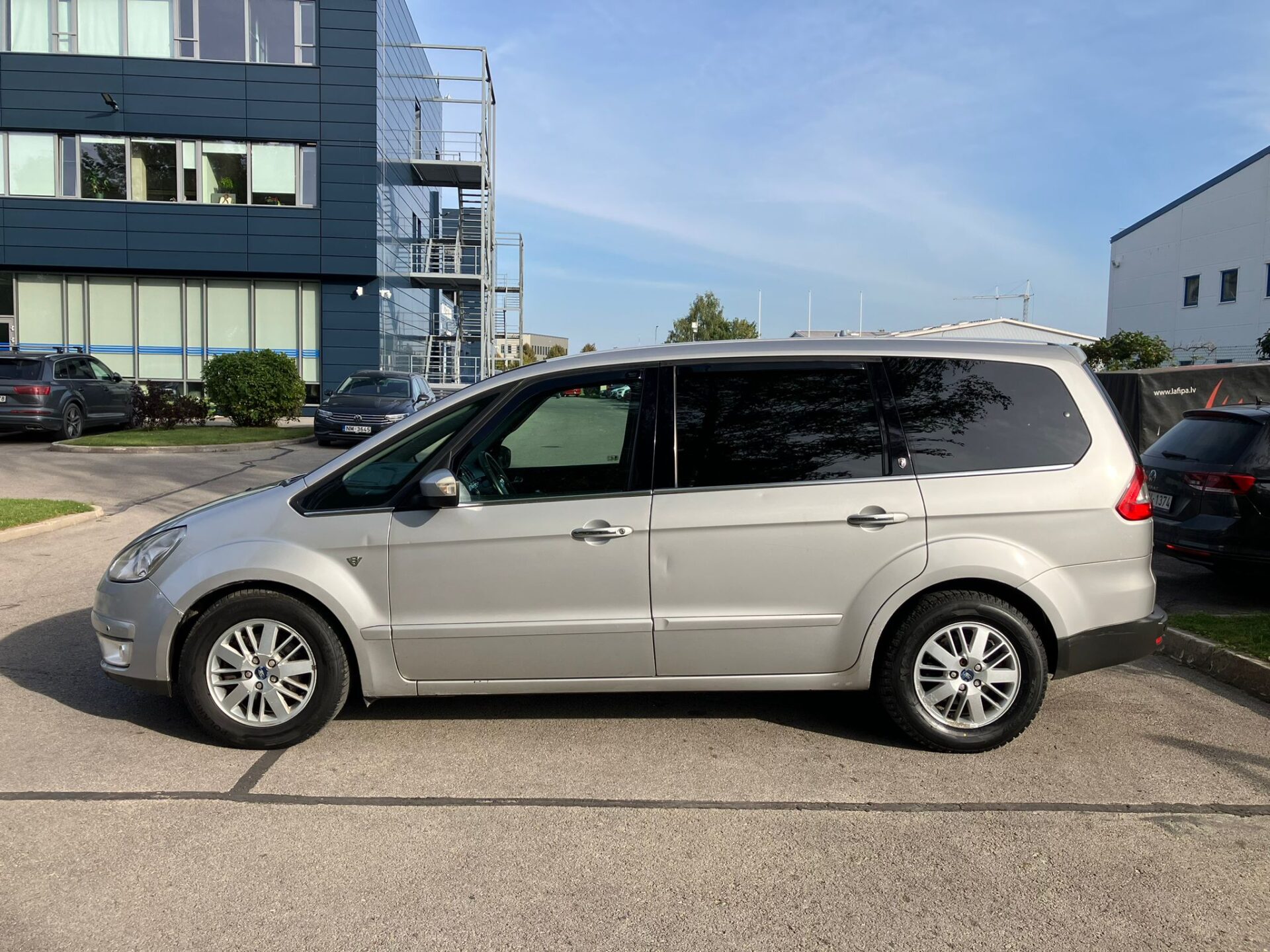 Ford Galaxy Ghia 7-vietas