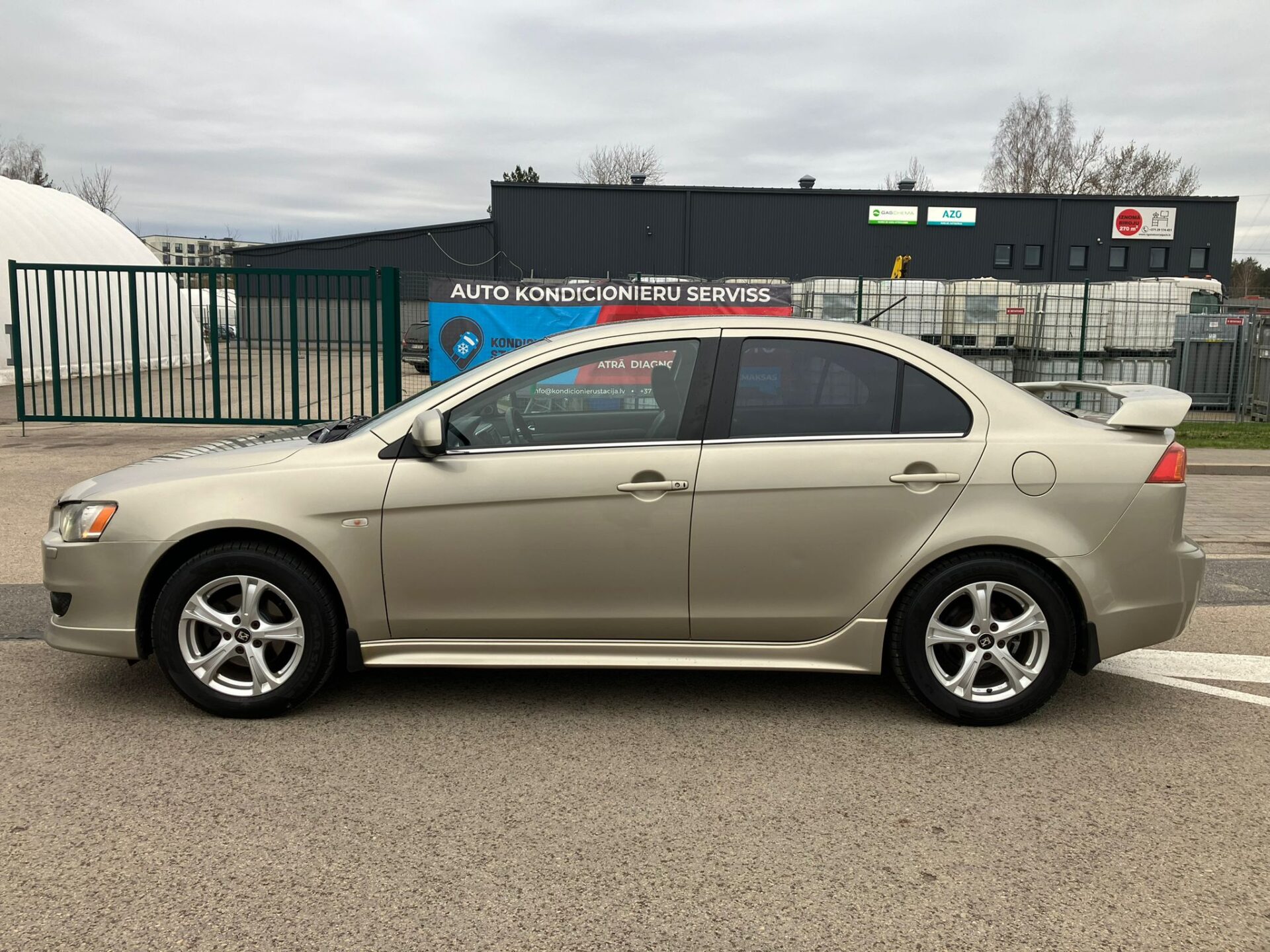 Mitsubishi Lancer