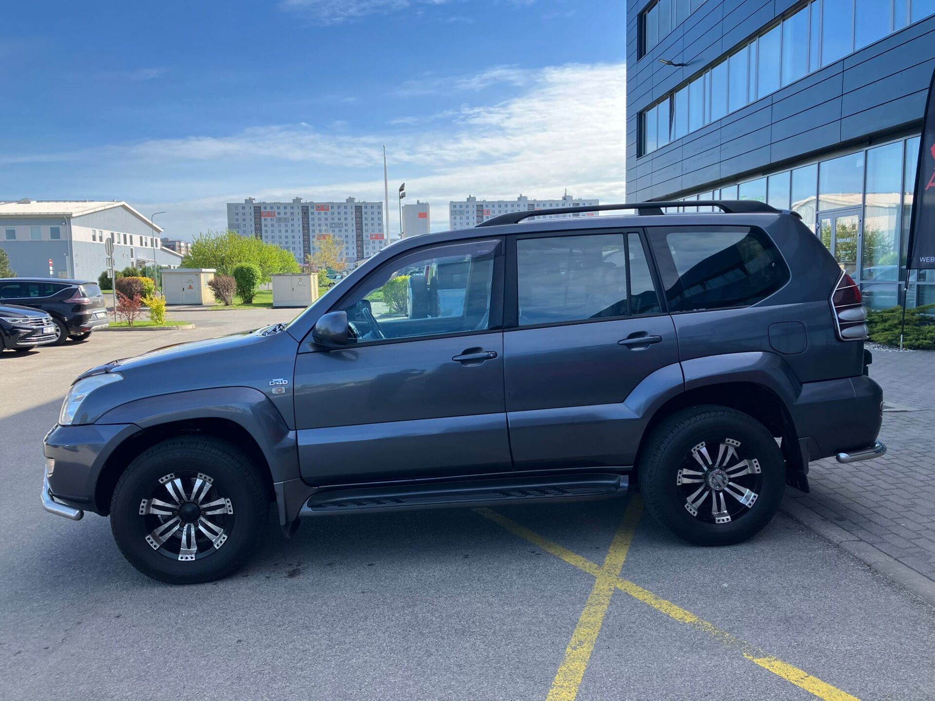 Toyota Land Cruiser D4D 4×4 8-мест