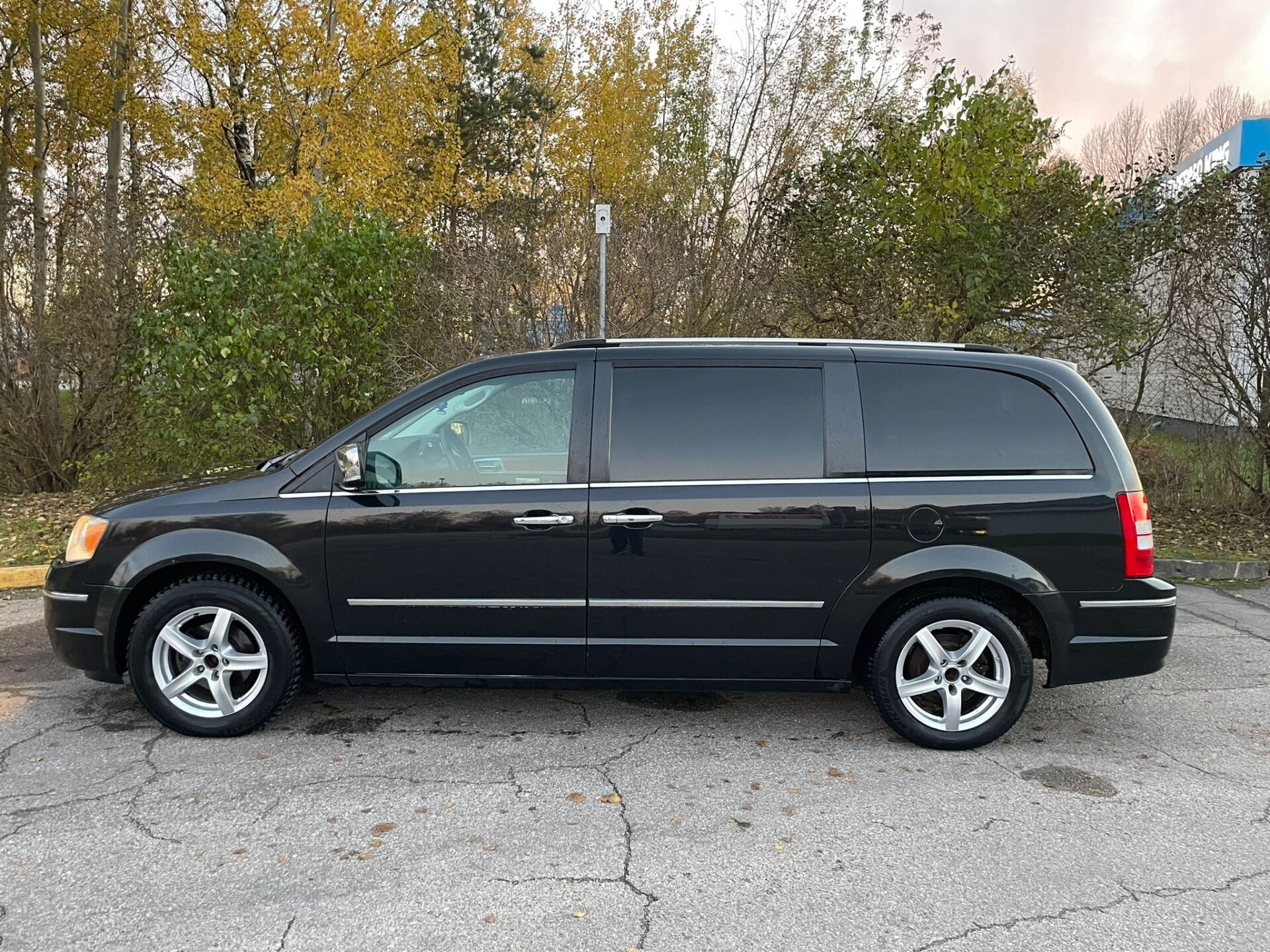 Chrysler Grand Voyager stowngo 7-VIETAS