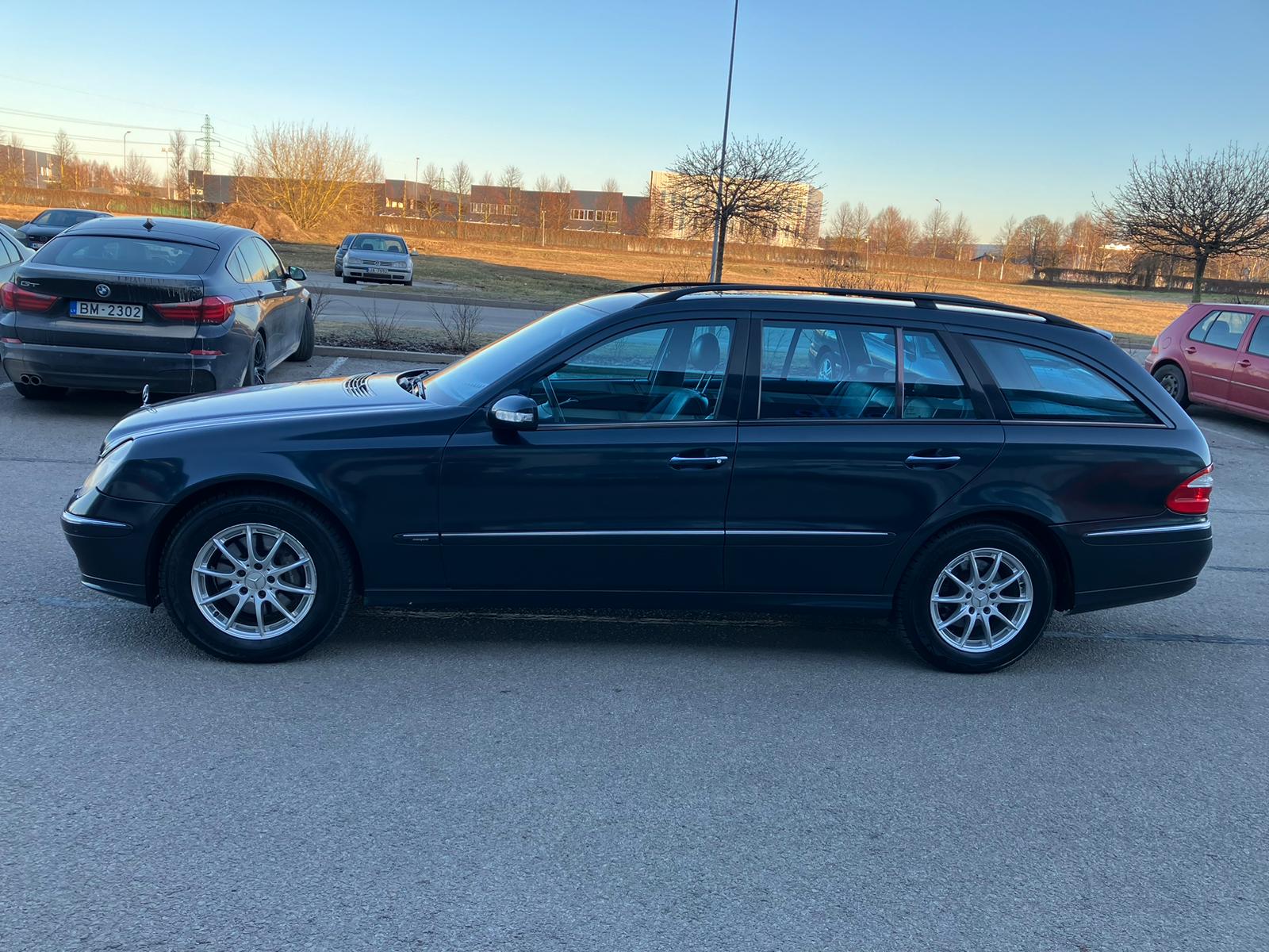 Mercedes Benz E320