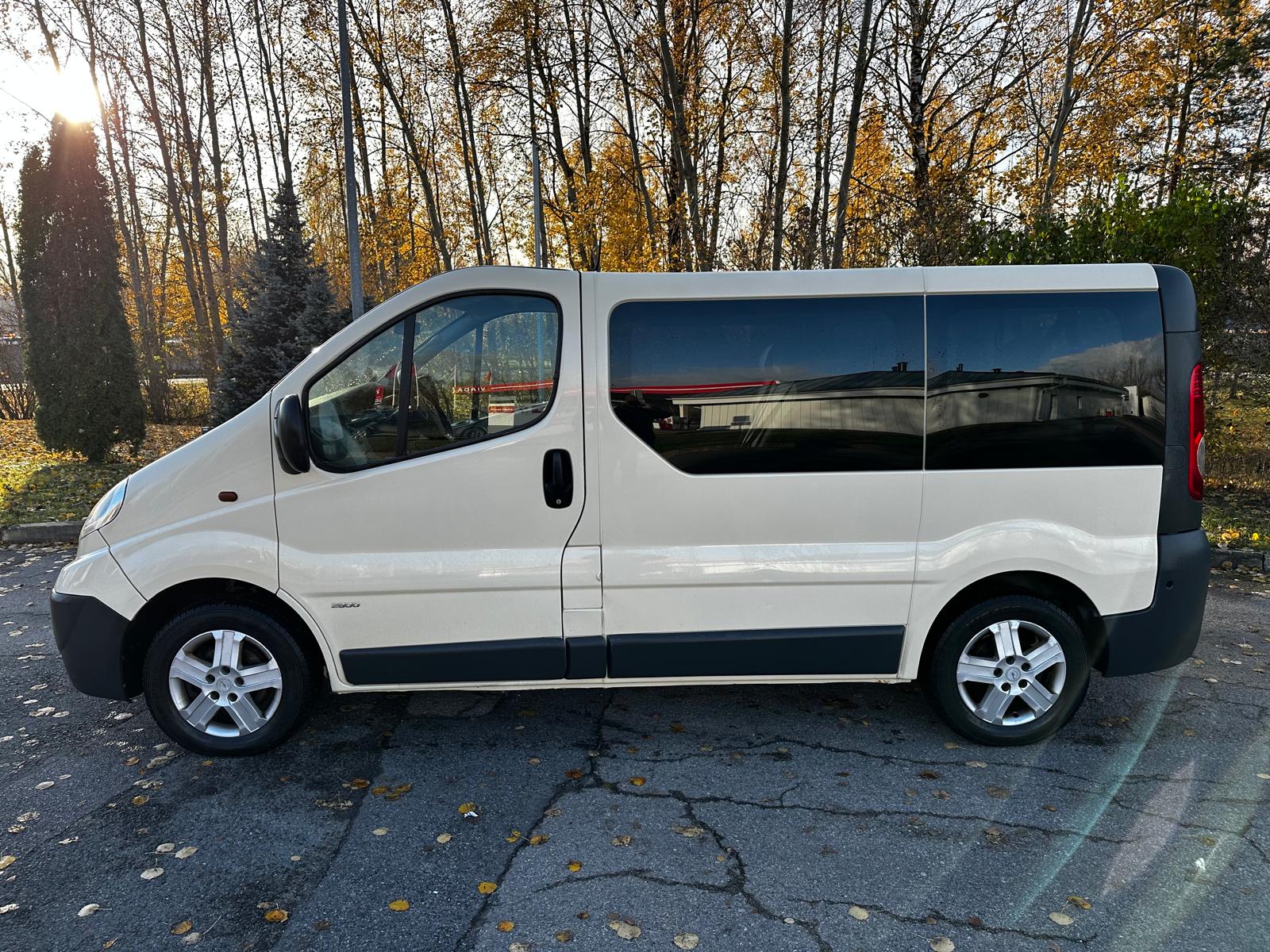 OPEL VIVARO 9-VIETAS