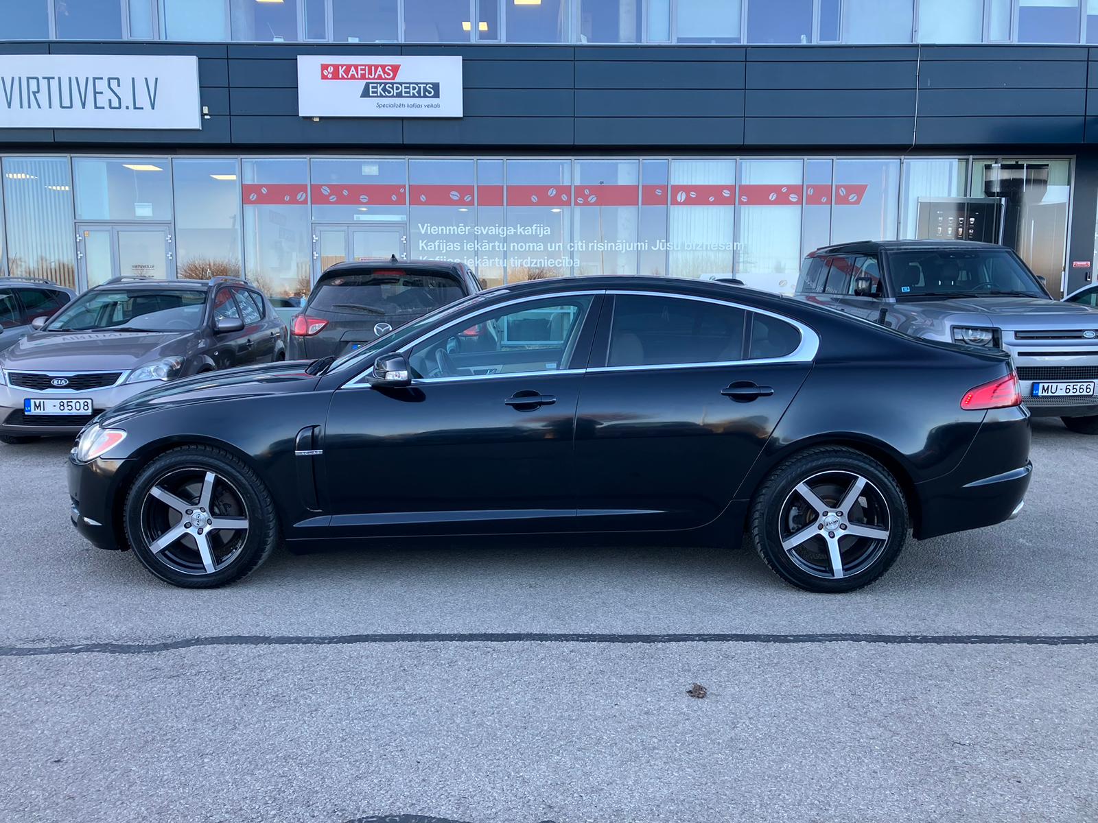 Jaguar XF