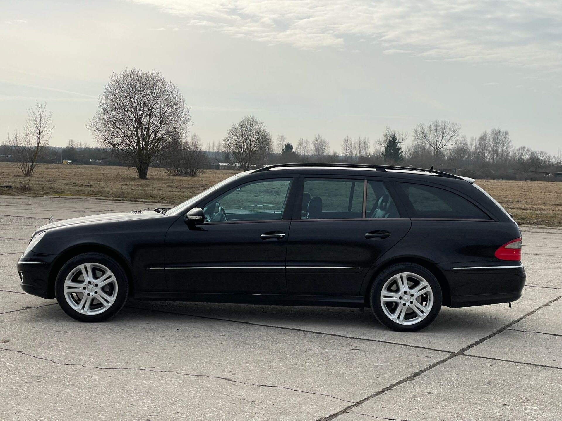 Mercedes Benz E320 AVANTGARDE