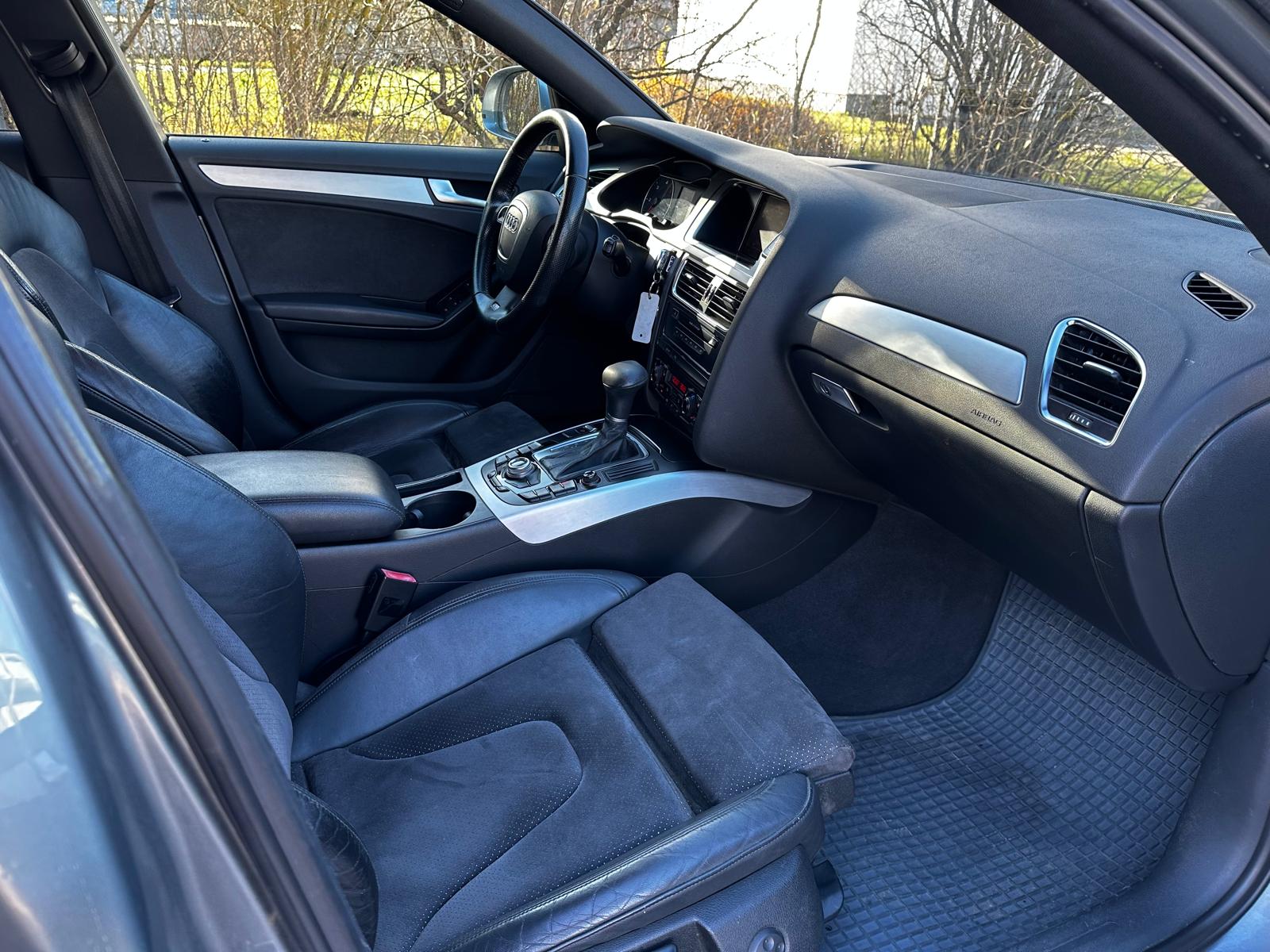 AUDI A4 SLINE