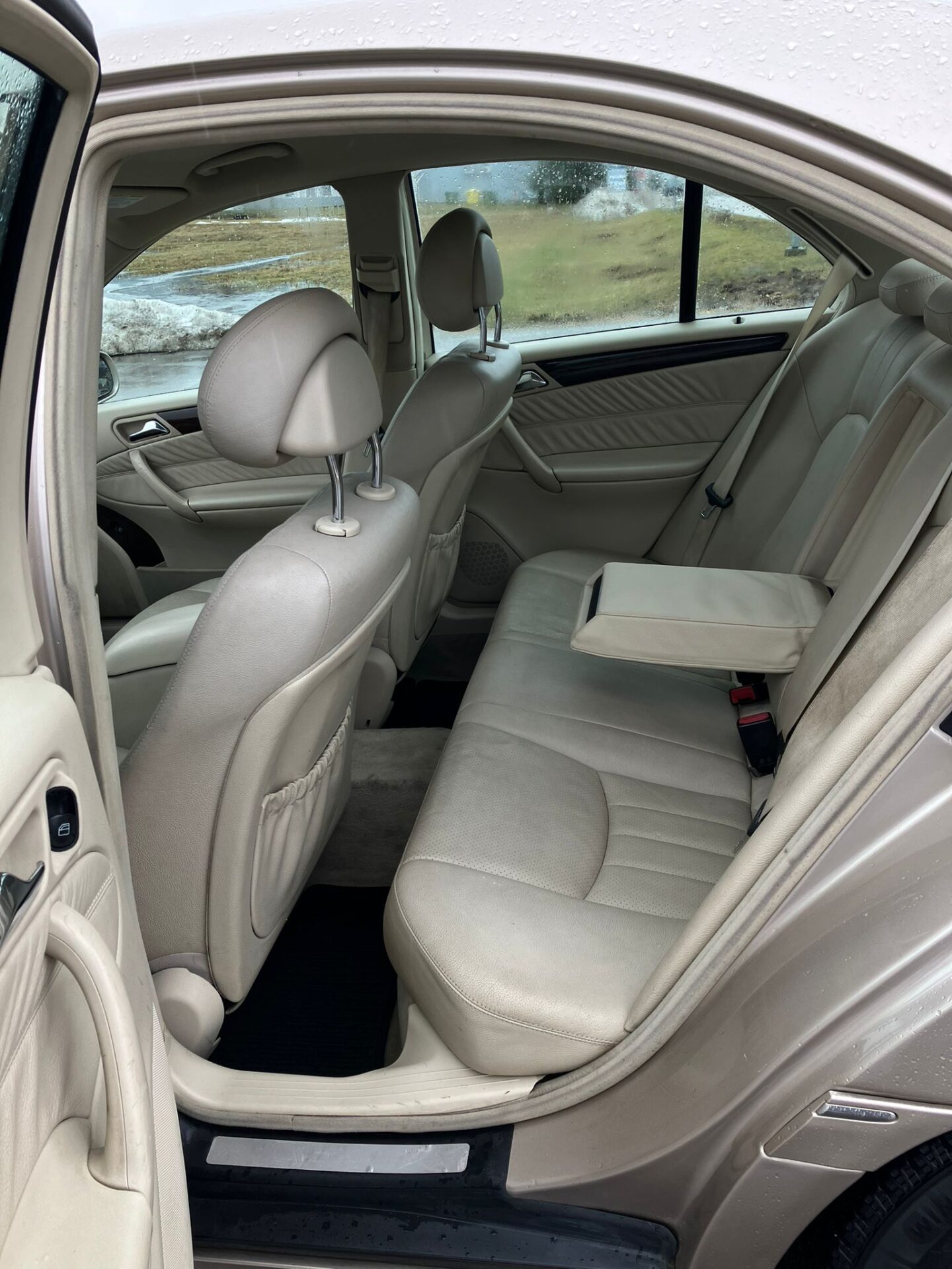 Mercedes Benz C180