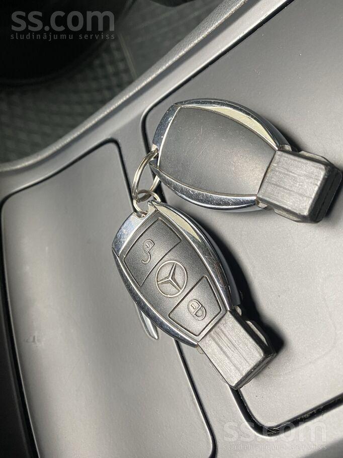 MERCEDES BENZ B200 AVANTGARDE