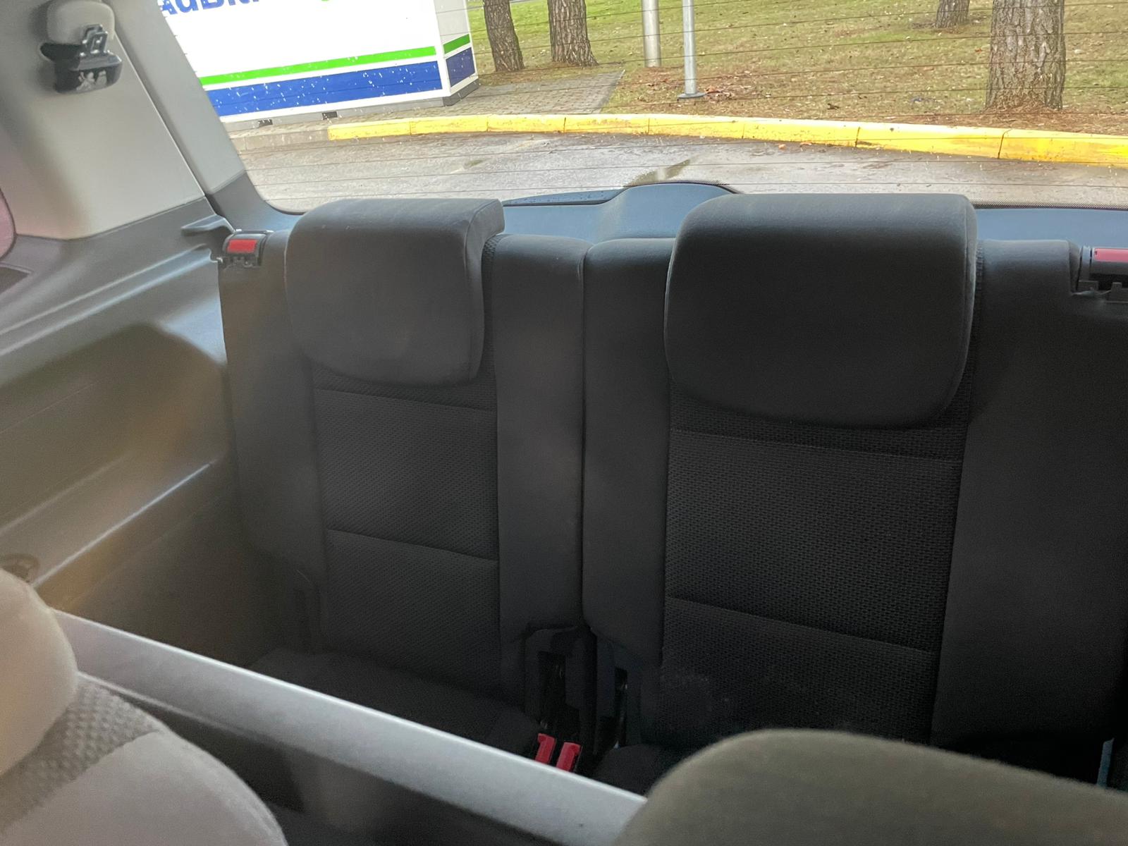 VW Touran 7-Vietīgs