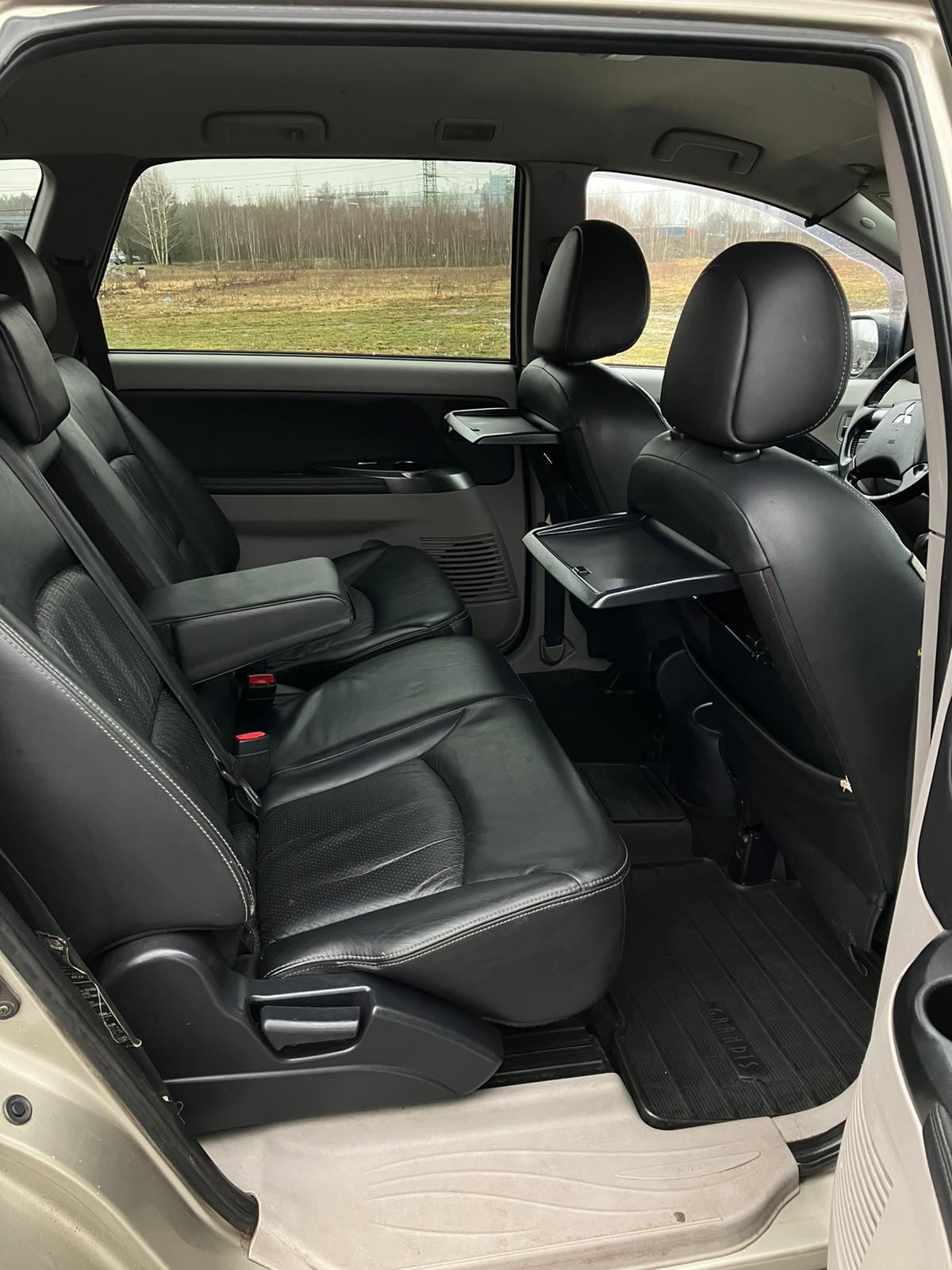 Mitsubishi Grandis 7-vietas