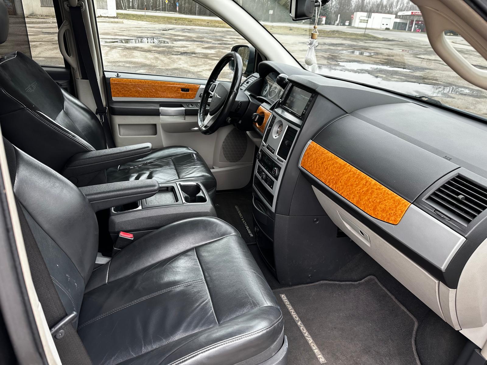 Chrysler Grand Voyager Stow&go limited edition 7-vietas
