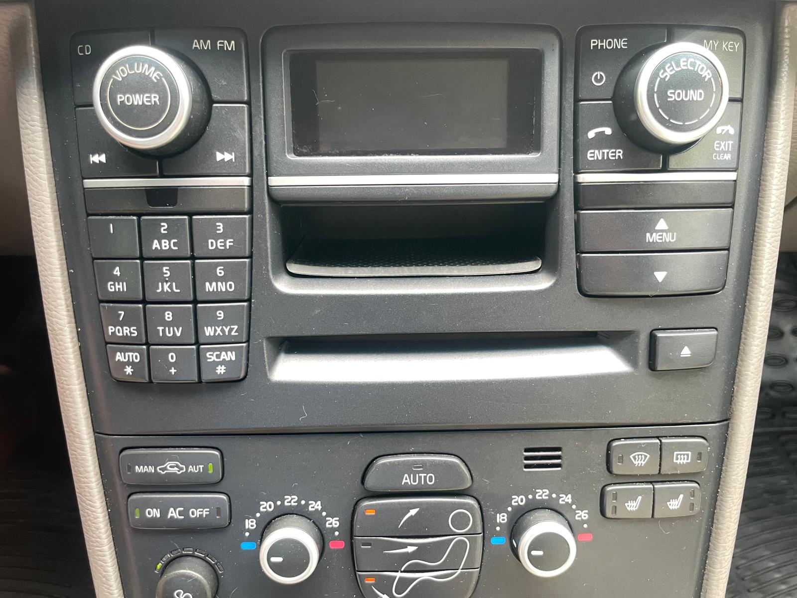 VOLVO XC90 7-VIETAS