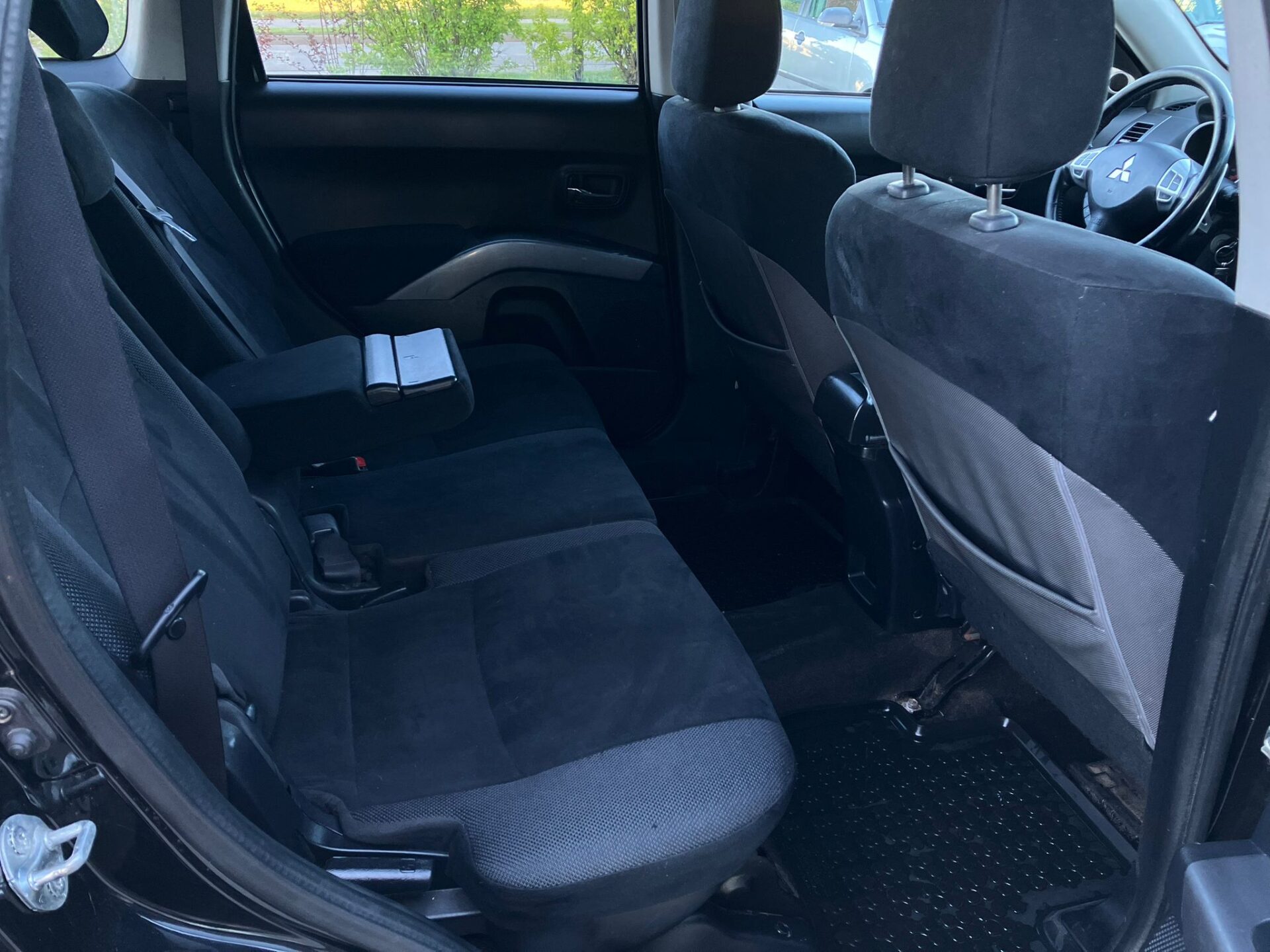 Mitsubishi Outlander 4×4 7-vietas