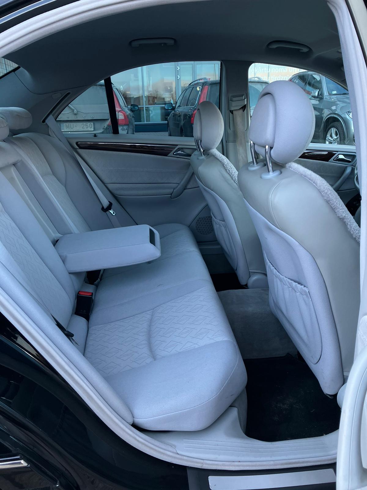 Mercedes Benz C220