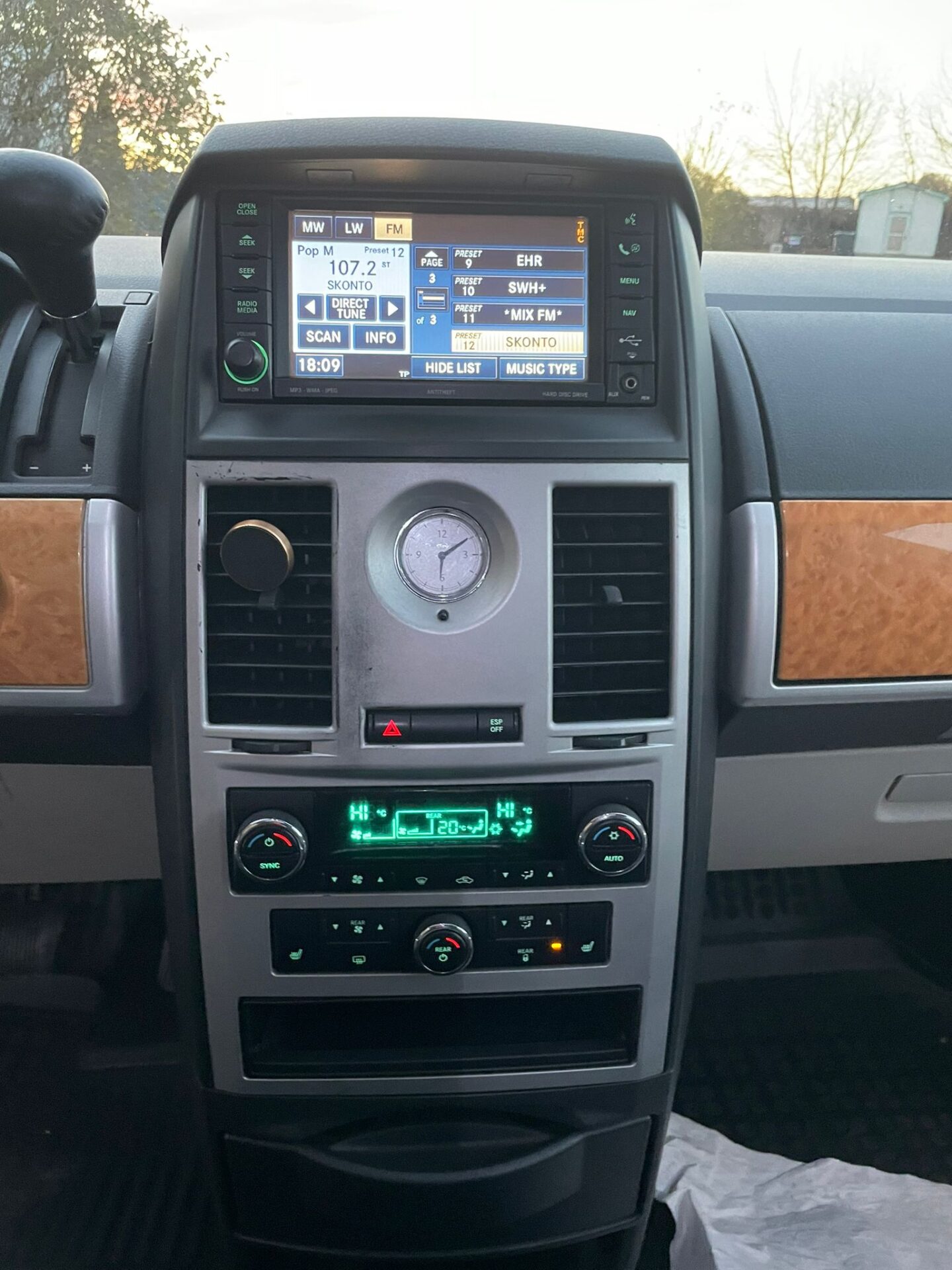 Chrysler Grand Voyager stowngo 7-VIETAS