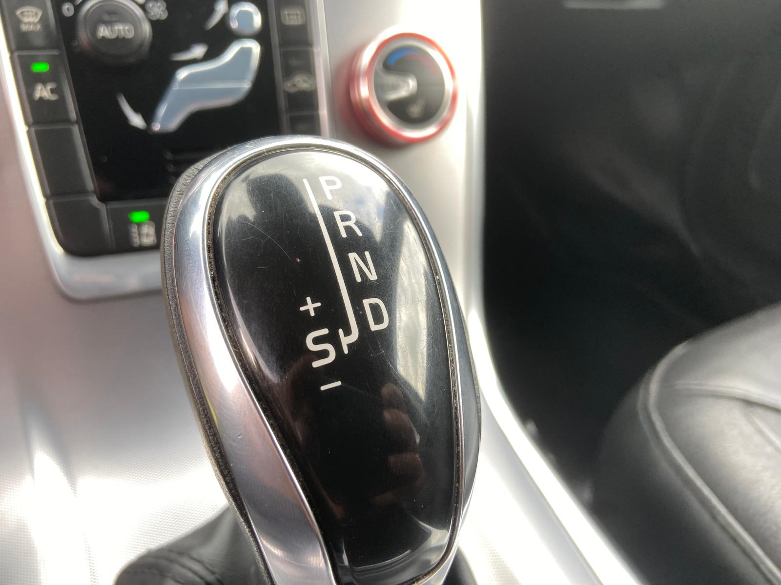 Volvo V70 Summum D4